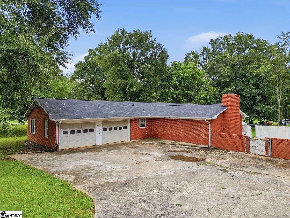 106 Pershing Street Spartanburg, SC 29302