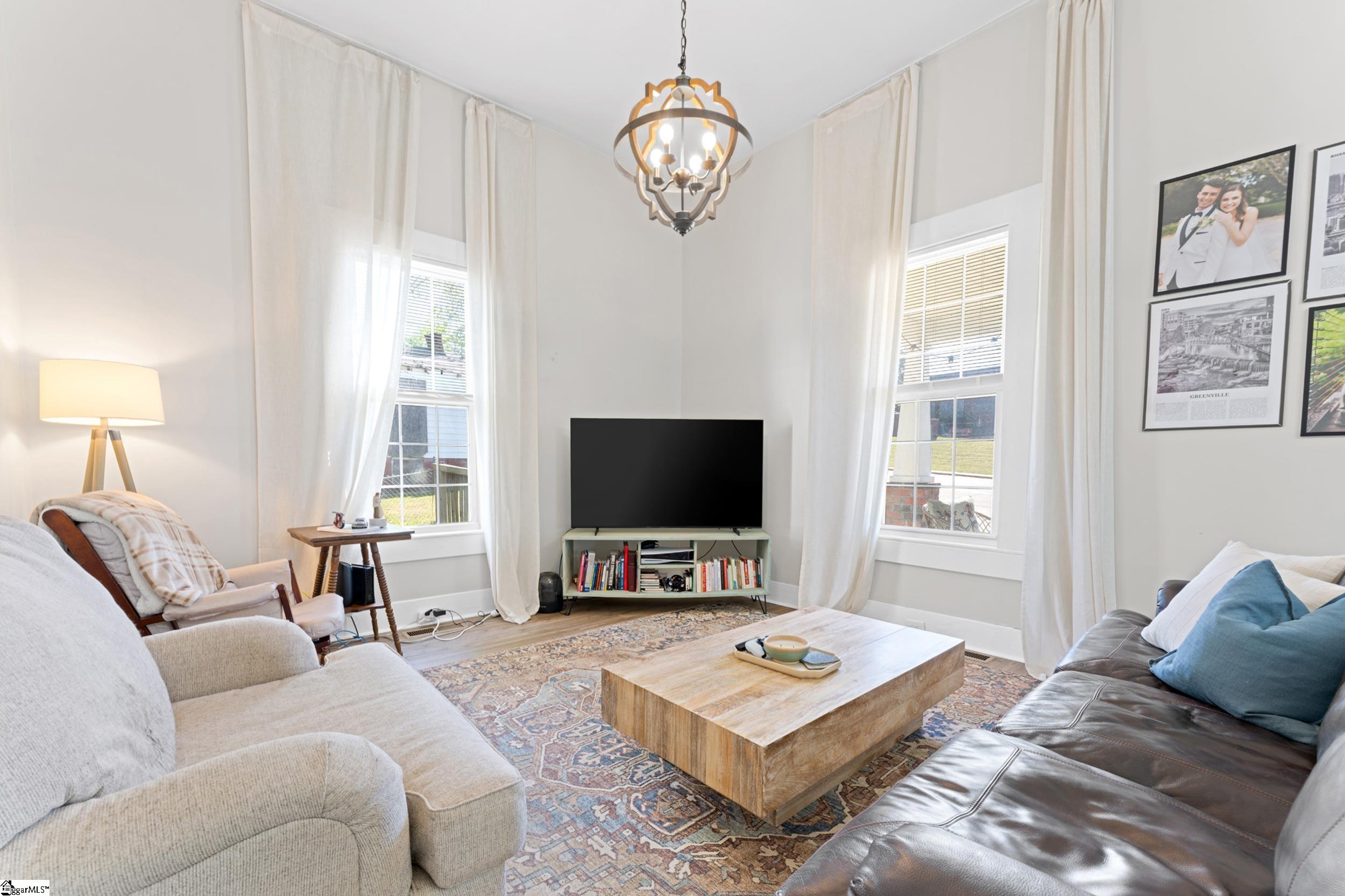 904 Anderson Road Greenville, SC 29601
