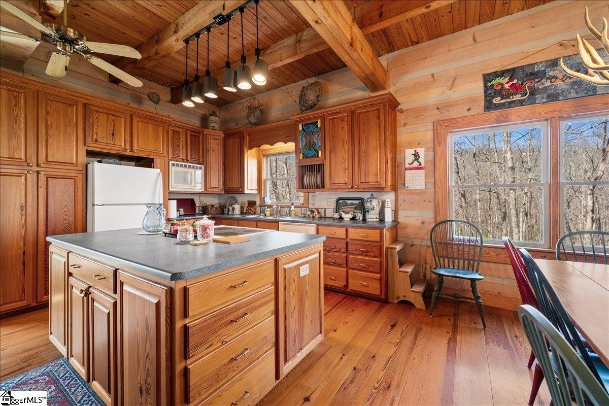 512 Doe Run Pickens, SC 29671