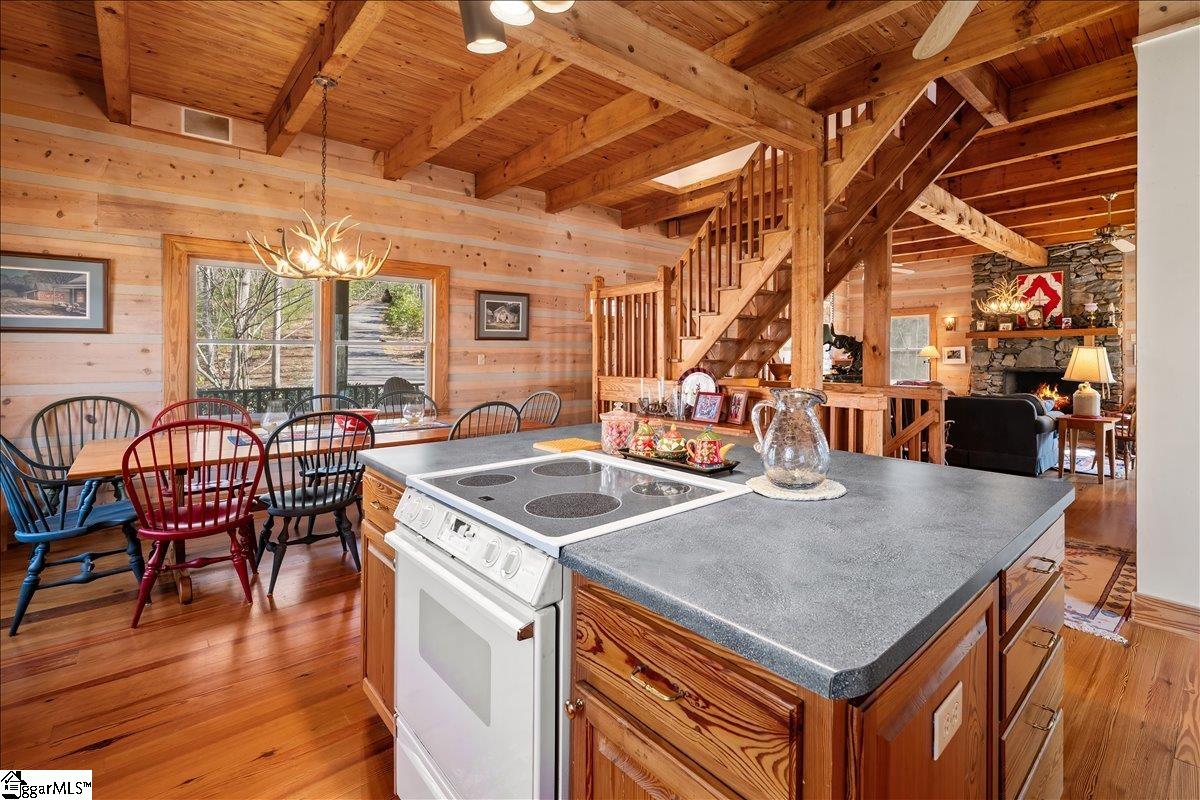 512 Doe Run Pickens, SC 29671