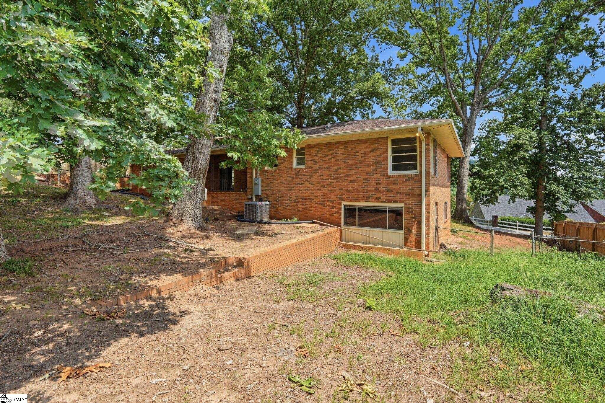 109 Club View Drive Greenville, SC 29609