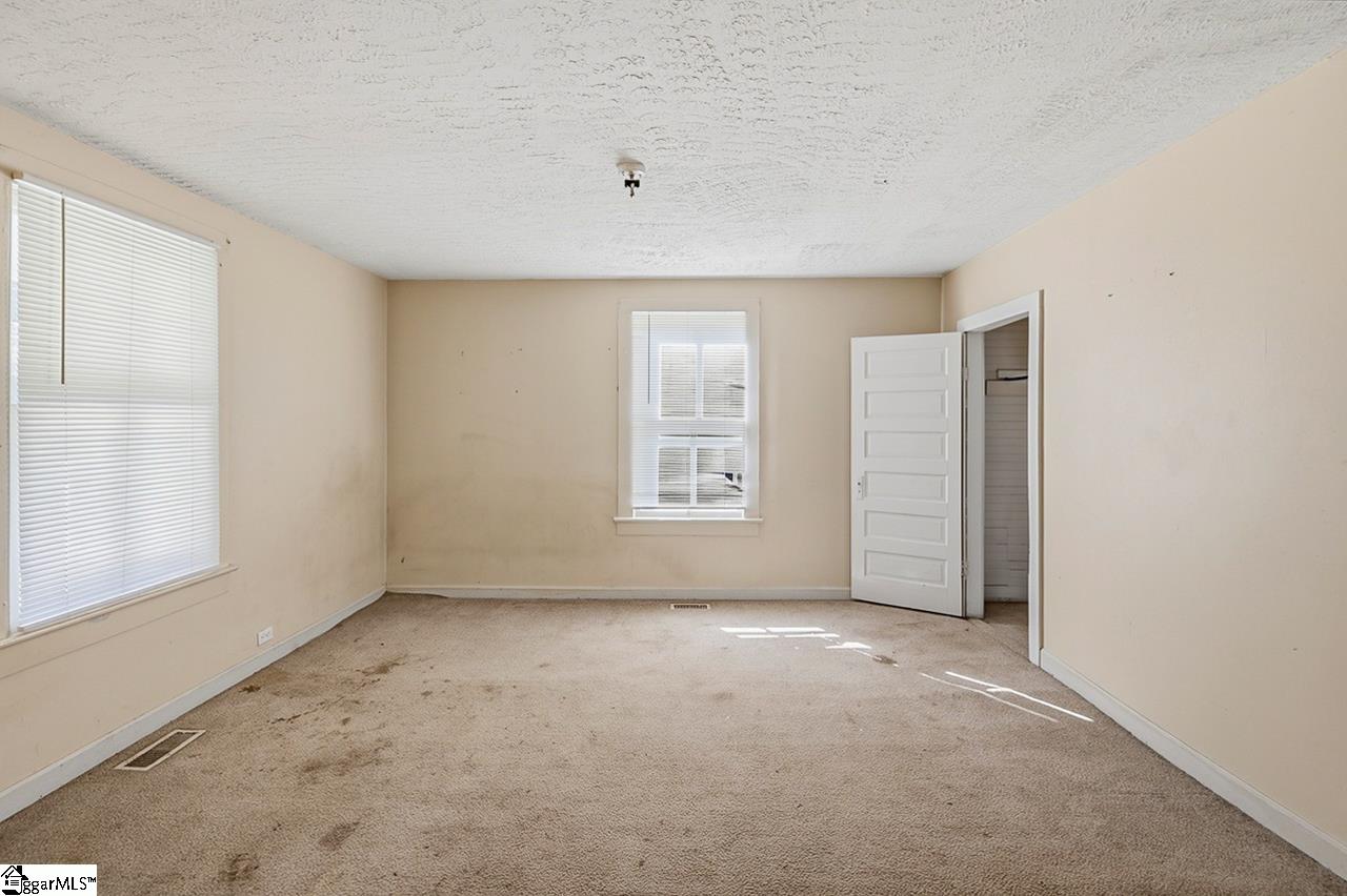 310 Hawkins Street Wellford, SC 29385