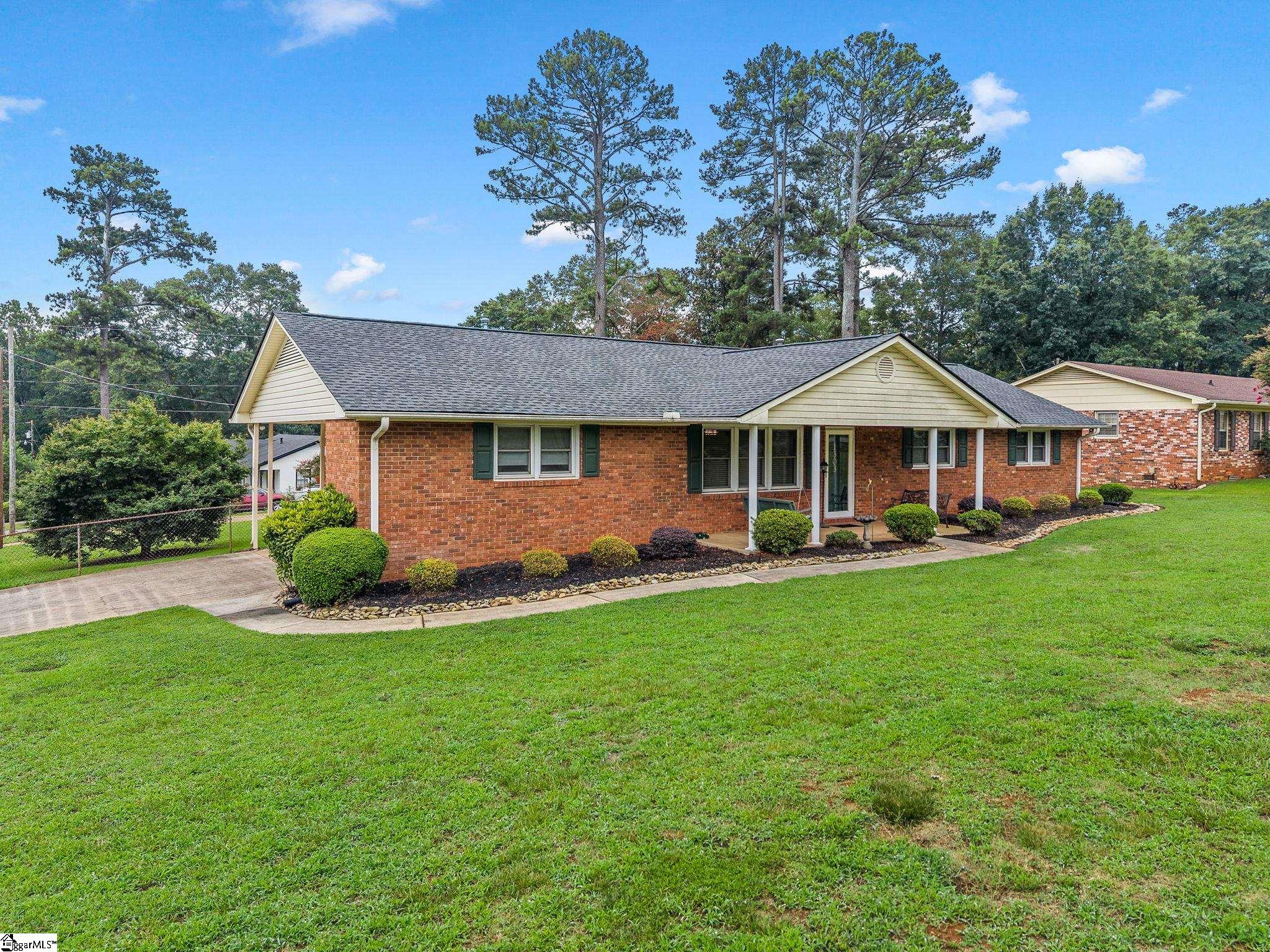 1303 Springfield Road Boiling Springs, SC 29316