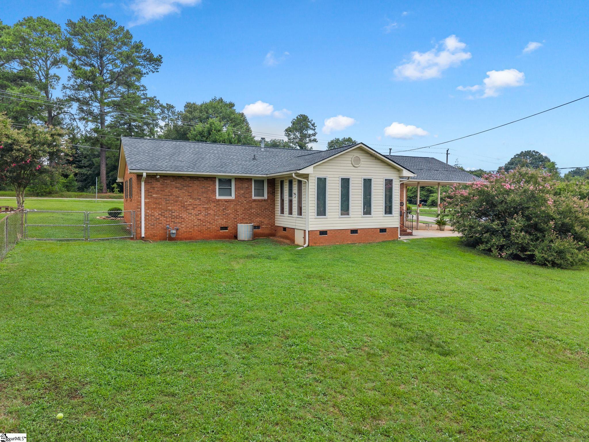 1303 Springfield Road Boiling Springs, SC 29316