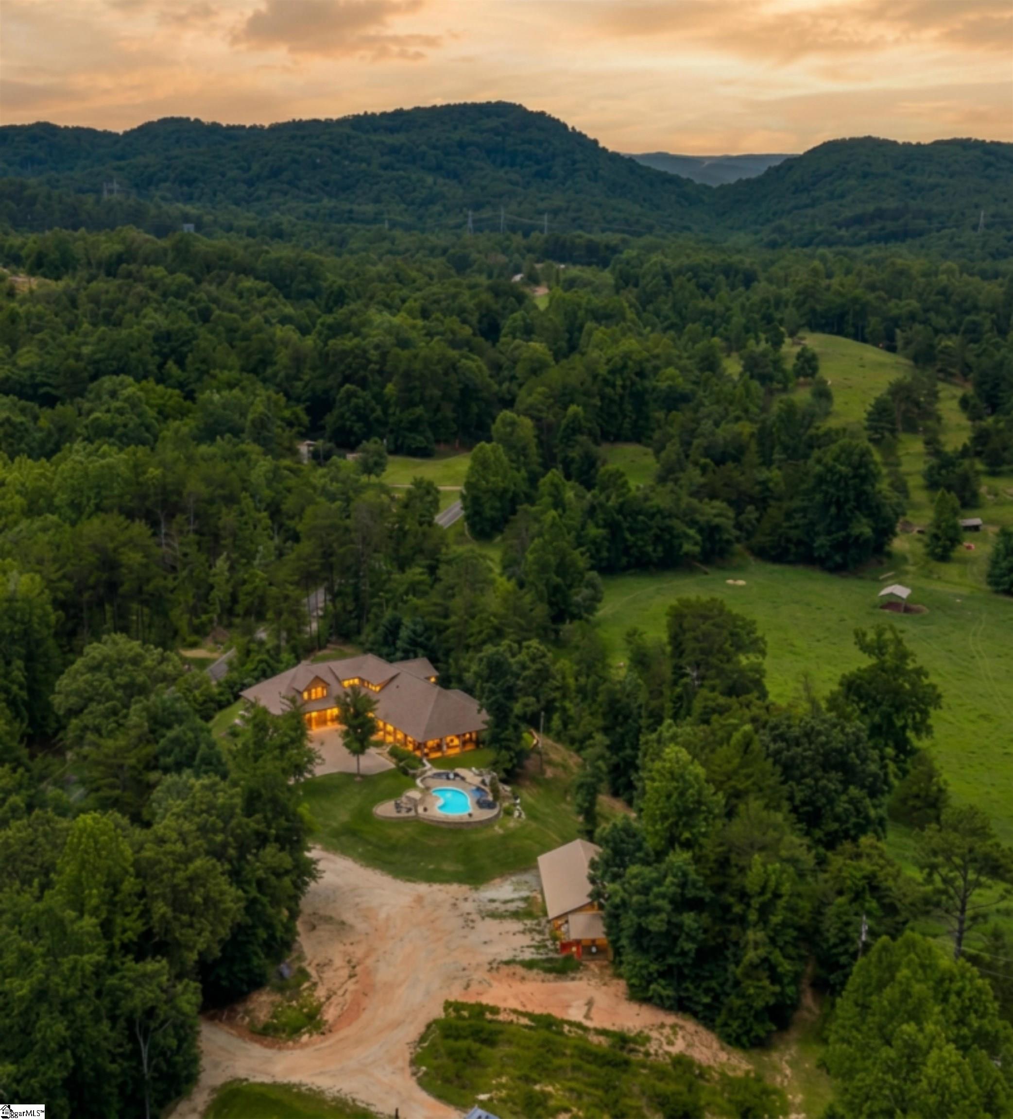 183 Little Eastatoee Road Sunset, SC 29685