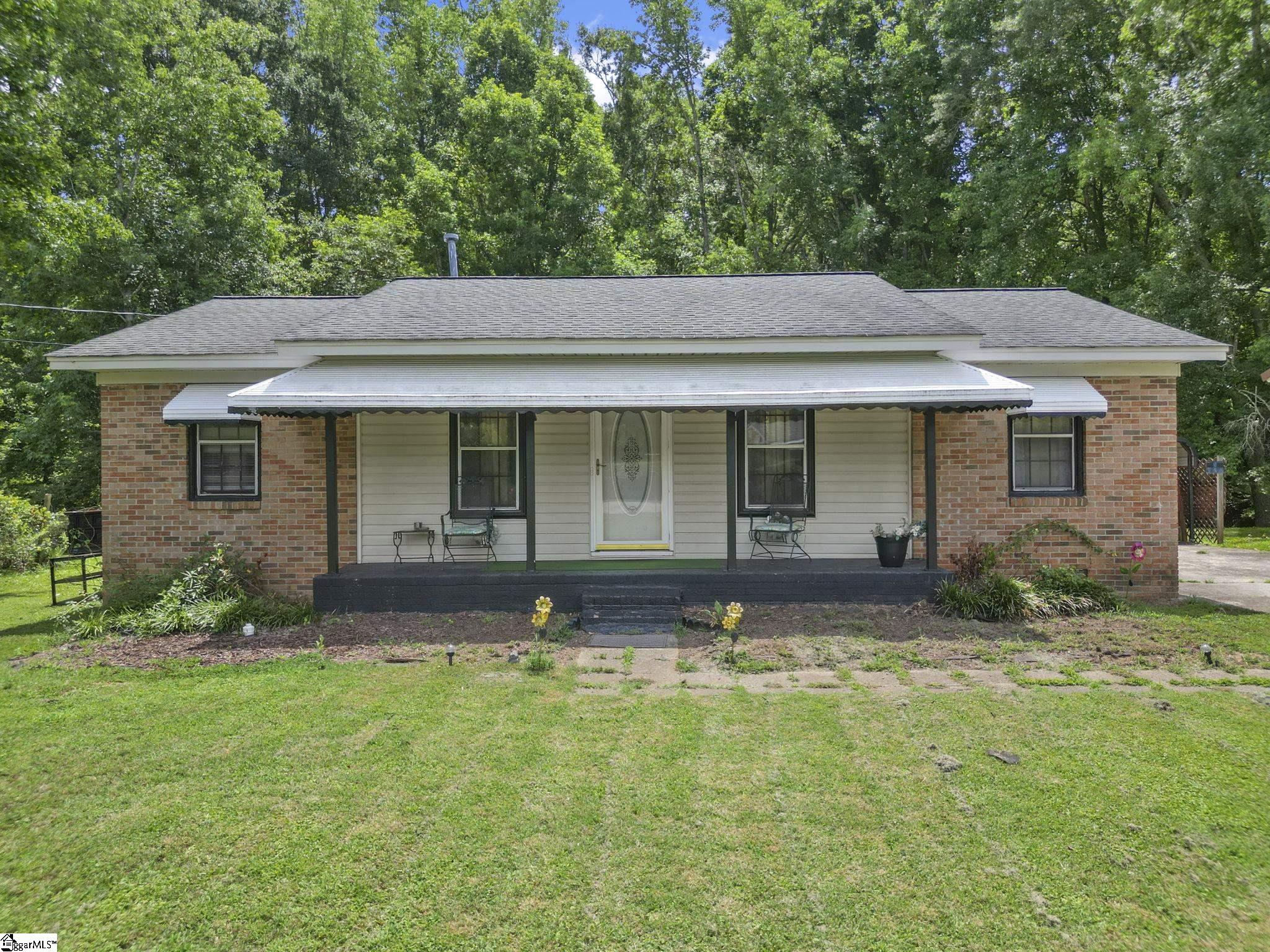 304 Stuart Street Laurens, SC 29360