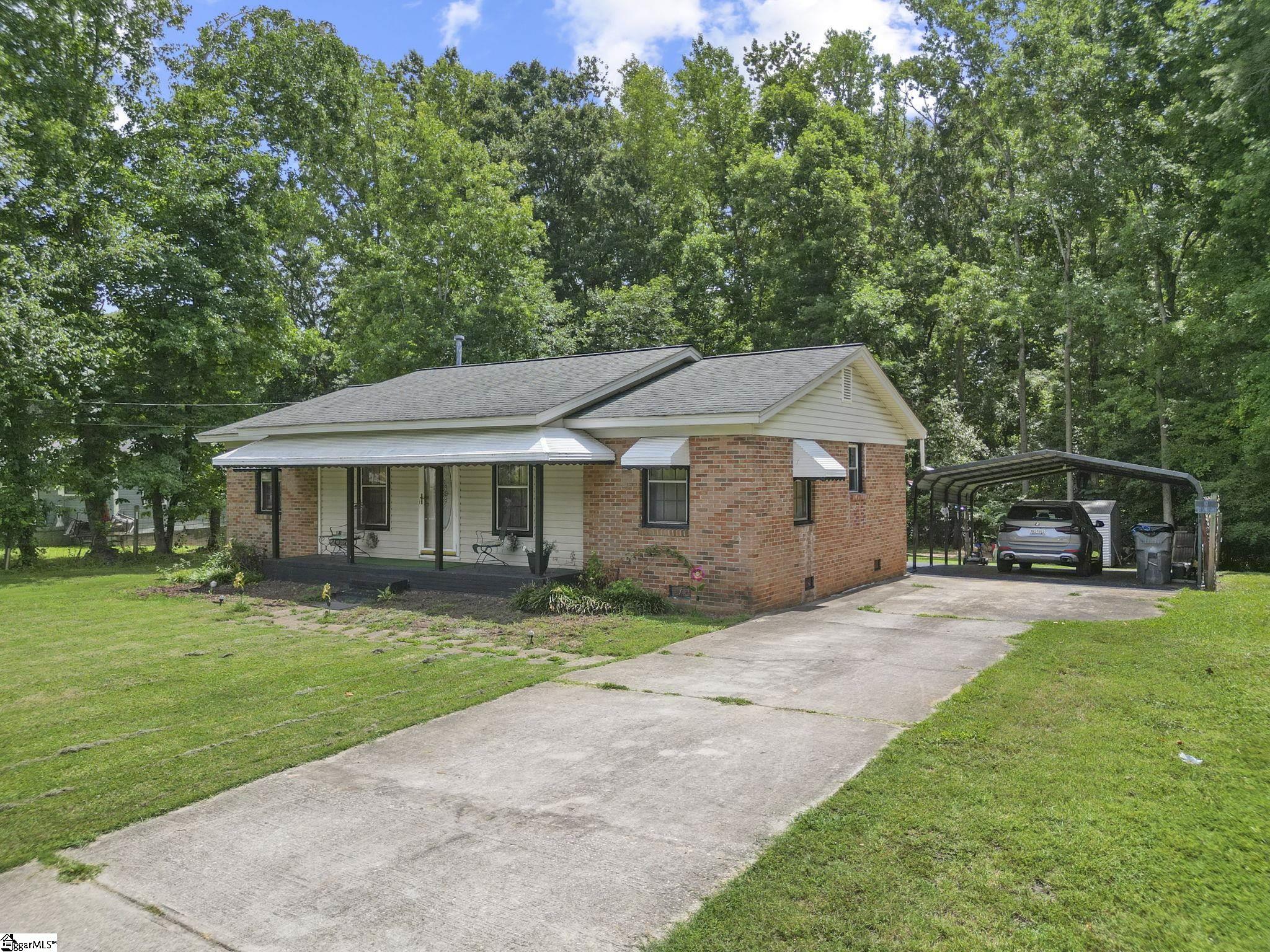 304 Stuart Street Laurens, SC 29360