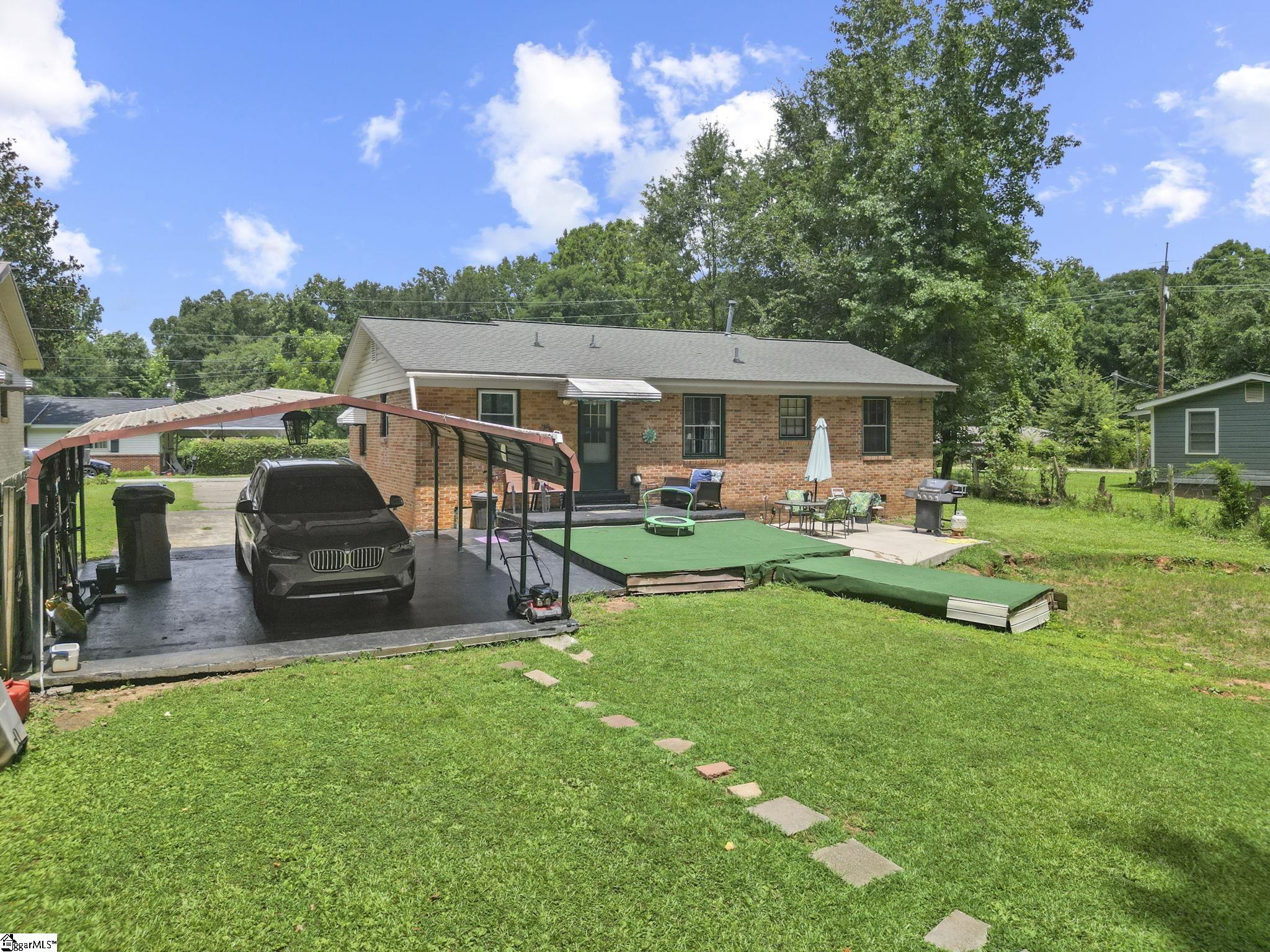 304 Stuart Street Laurens, SC 29360
