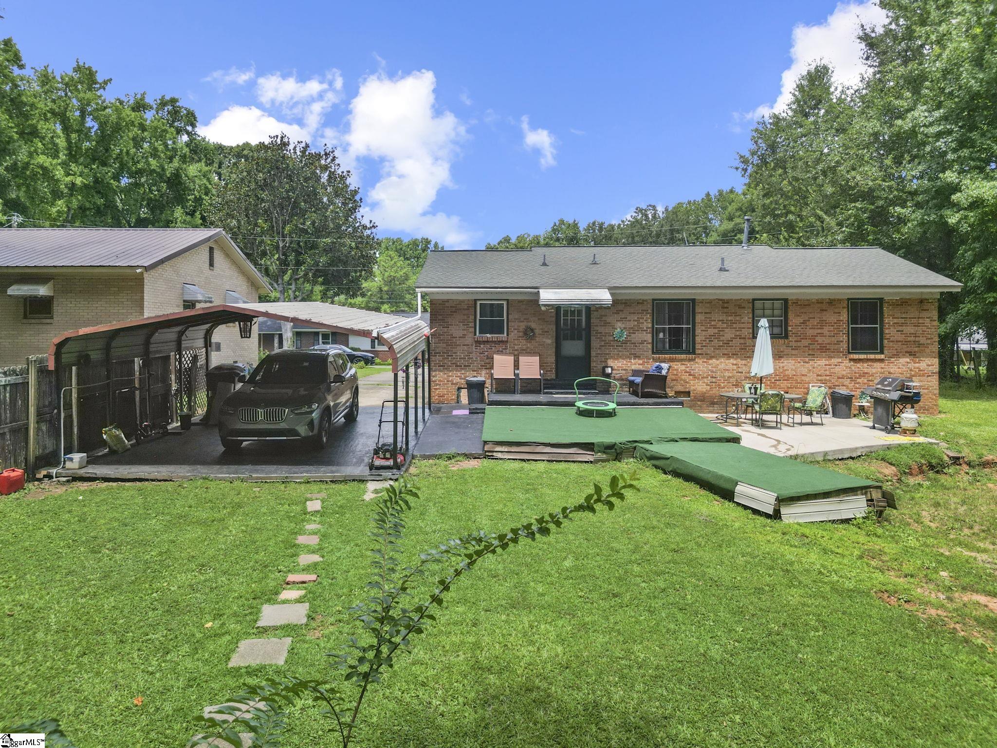 304 Stuart Street Laurens, SC 29360