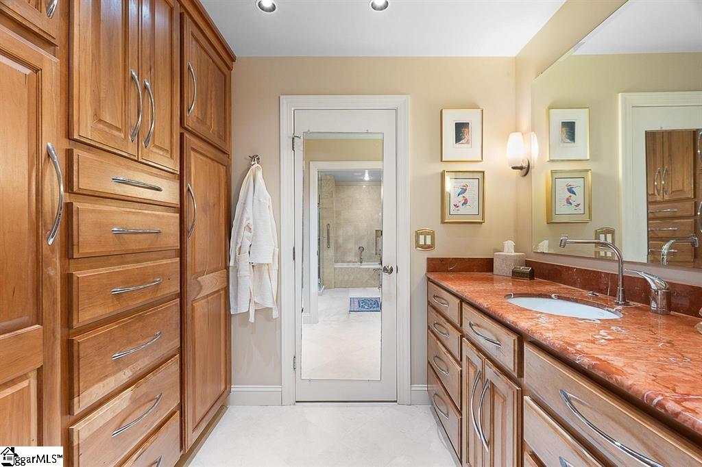 325 Lanham Circle Spartanburg, SC 29307
