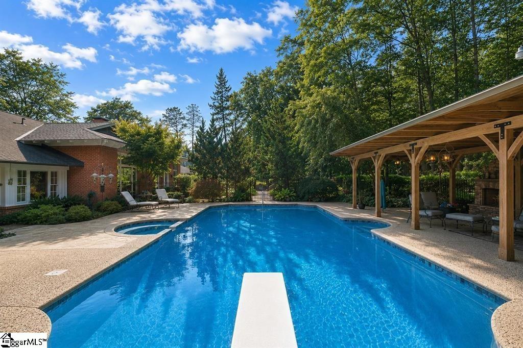 325 Lanham Circle Spartanburg, SC 29307
