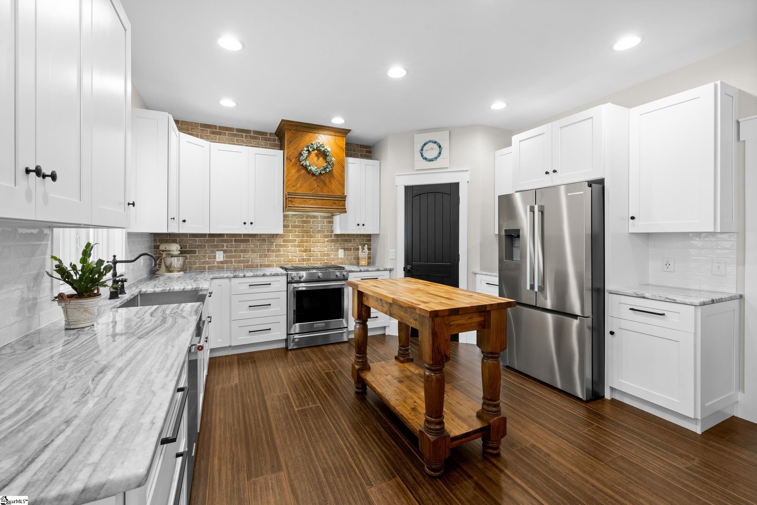 142 W. Bay View Drive, Seneca SC 29672