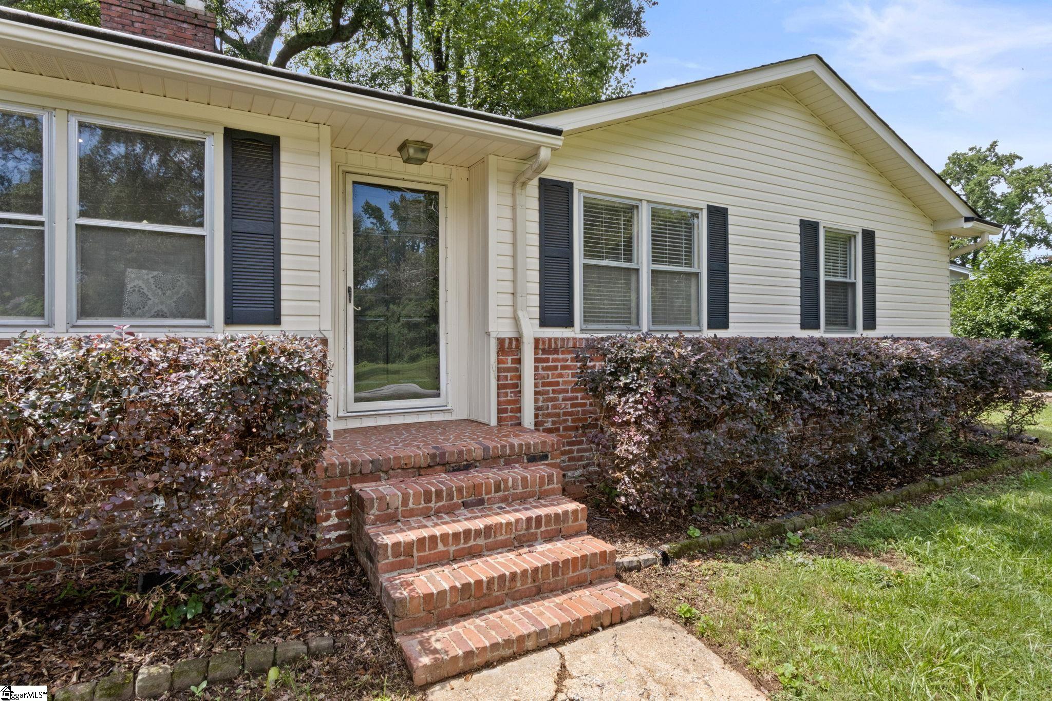 128 Colvin Road