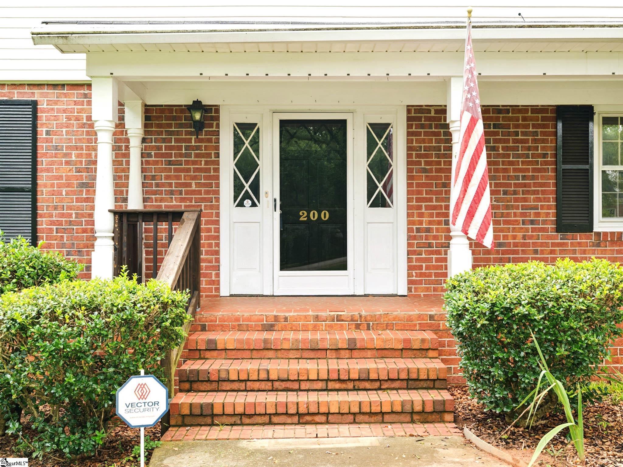 2nd image of 200 Sherwood Dr, Laurens, SC 29360 | MLS# 1600162