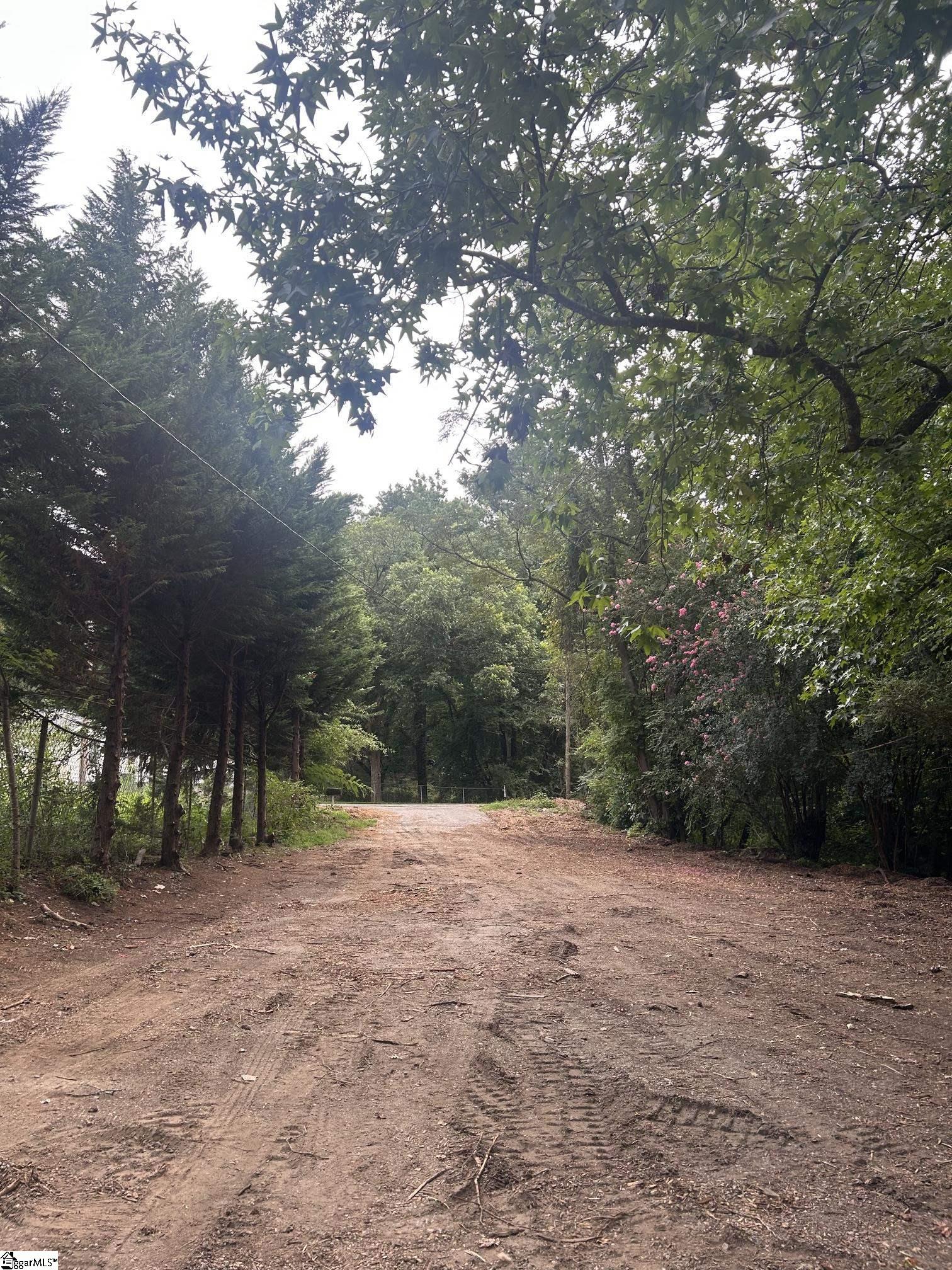 2nd image of 416 Clemson St, Laurens, SC 29360 | MLS# 1600170