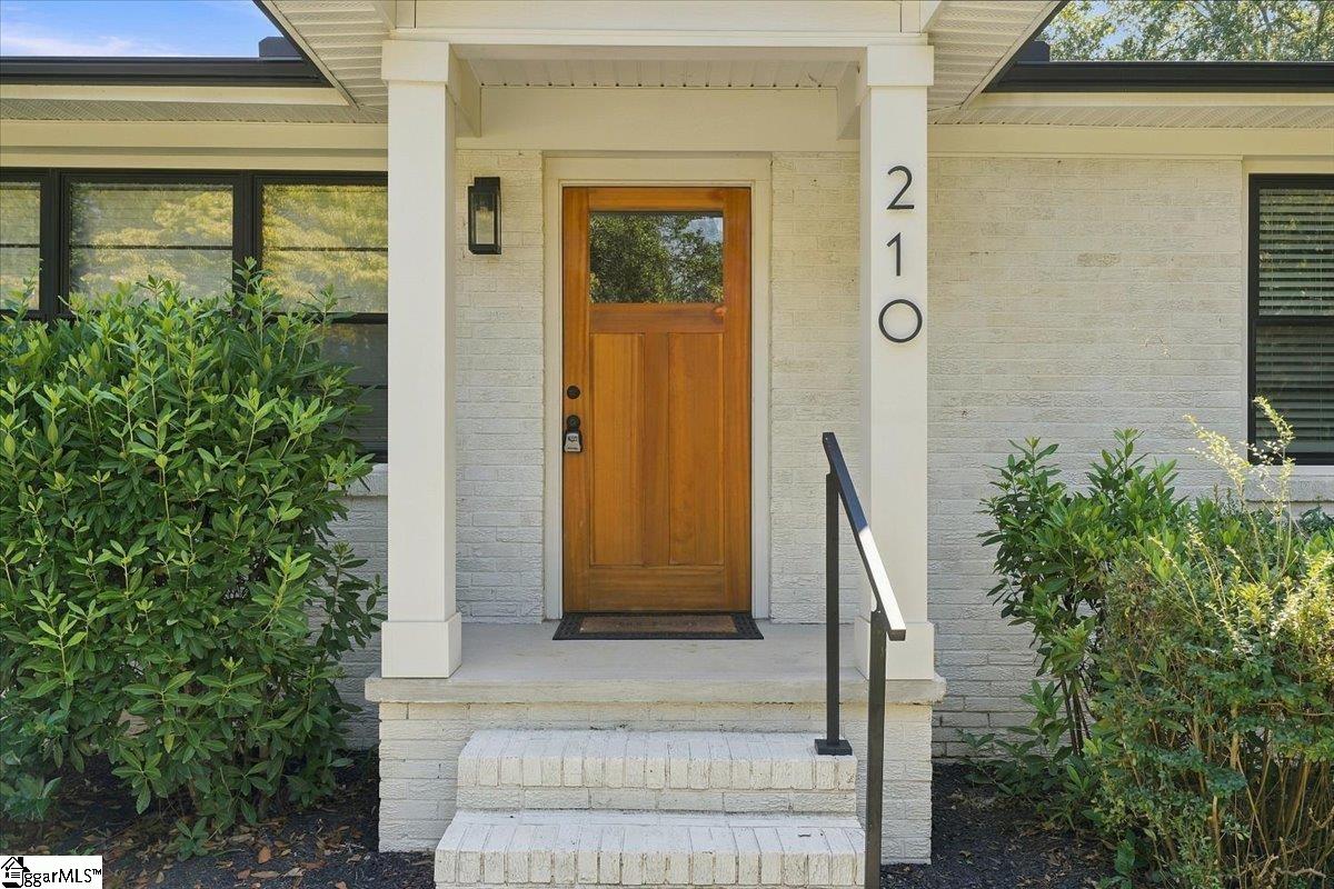 210 Woodfield Avenue