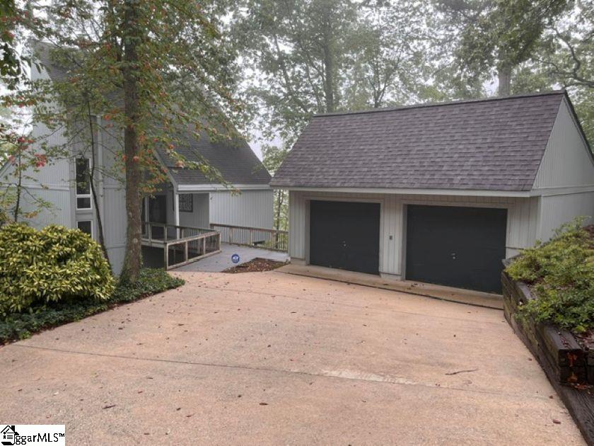 Photo 2 of Single family home for sale at 14 Persimmon Ln, Greenville, SC 29609 | MLS# 1600301 | Listing updated on 2026-09-15