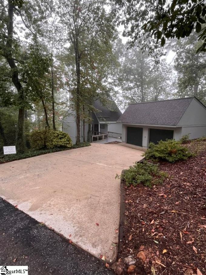 Photo 3 of Single family home for sale at 14 Persimmon Ln, Greenville, SC 29609 | MLS# 1600301 | Listing updated on 2026-09-15