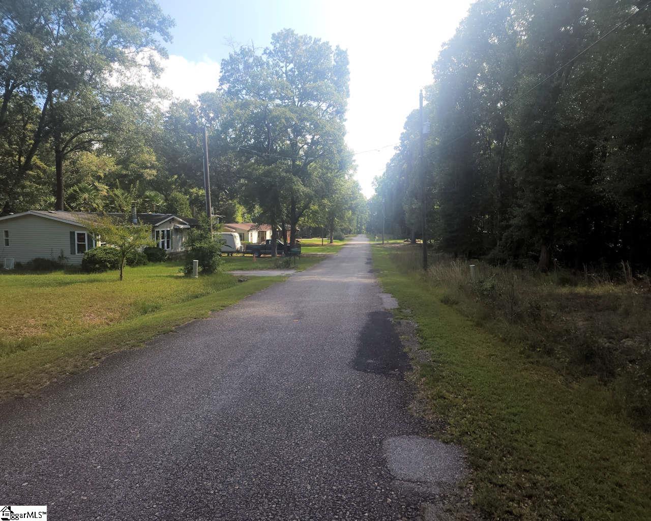 2nd image of 220 Cook St, Gray Court, SC 29645 | MLS# 1600638