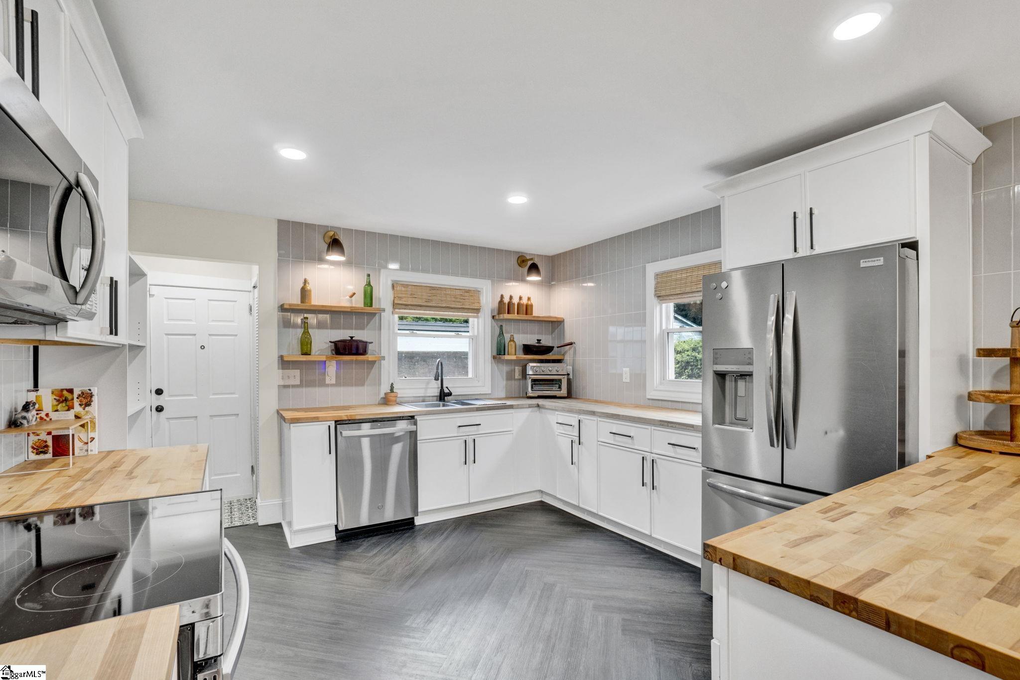 209 Donnan Road, Taylors SC 29687-2614