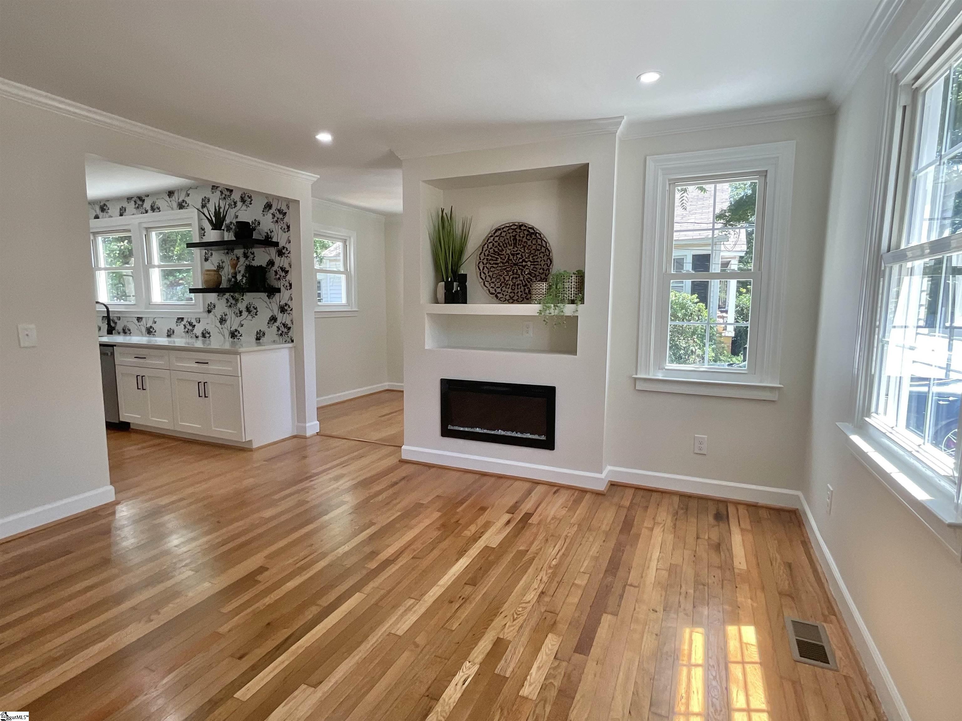 Photo 2 of Single family home for sale at 15 Orlando Ave, Greenville, SC 29609 | MLS# 1601228 | Listing updated on 2026-09-15