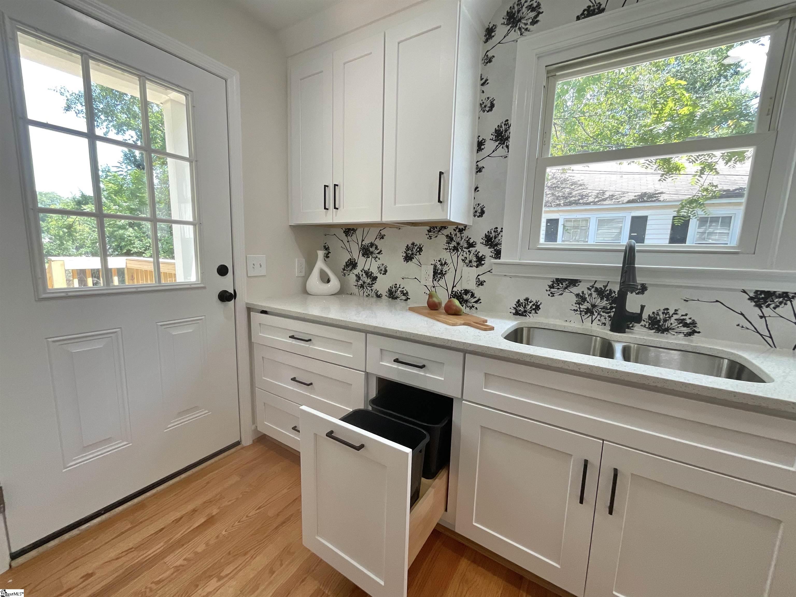 Photo 4 of Single family home for sale at 15 Orlando Ave, Greenville, SC 29609 | MLS# 1601228 | Listing updated on 2026-09-15