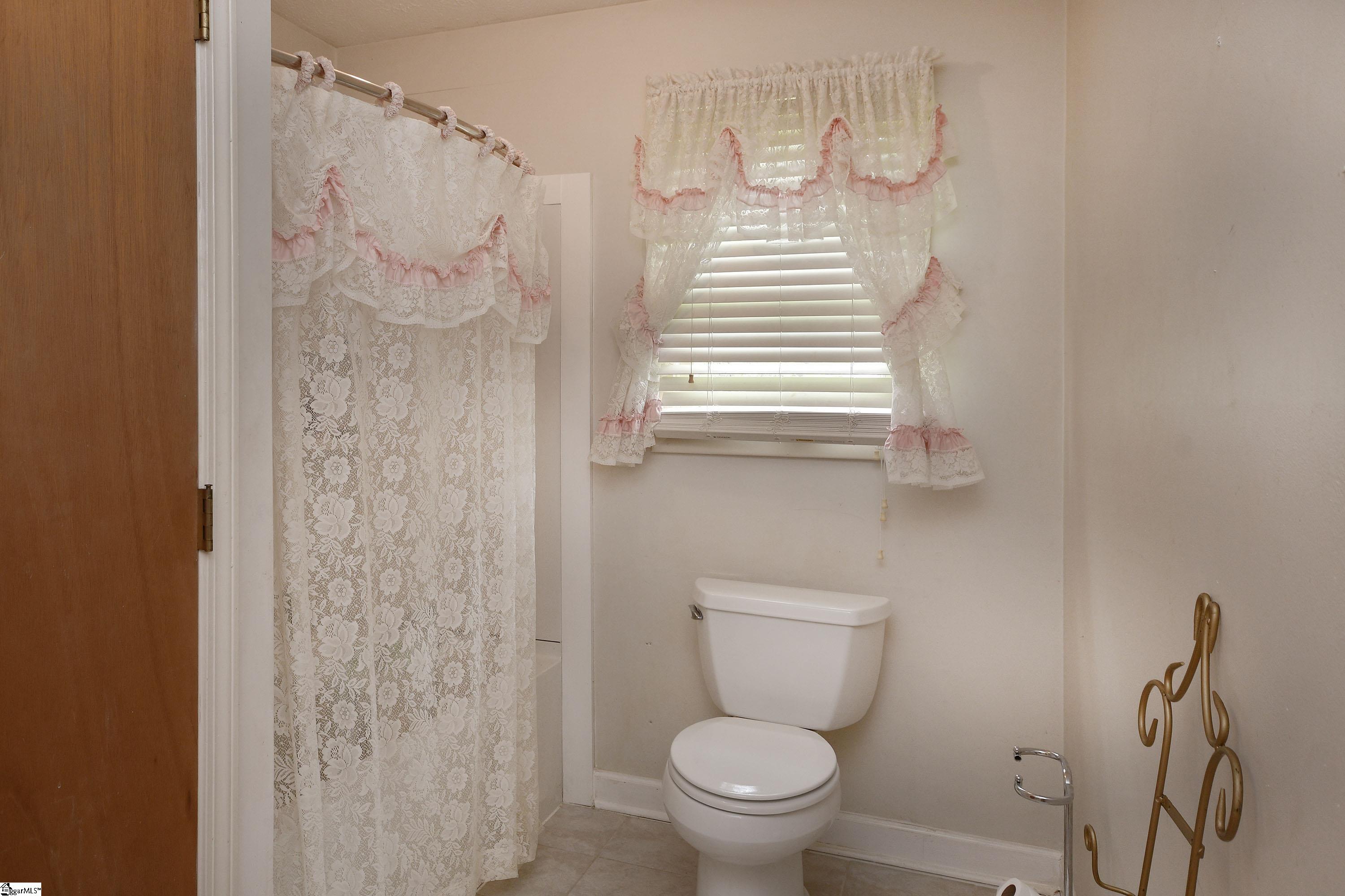 27th image of 223 Redwood Dr, Easley, SC 29642 | MLS# 1601579
