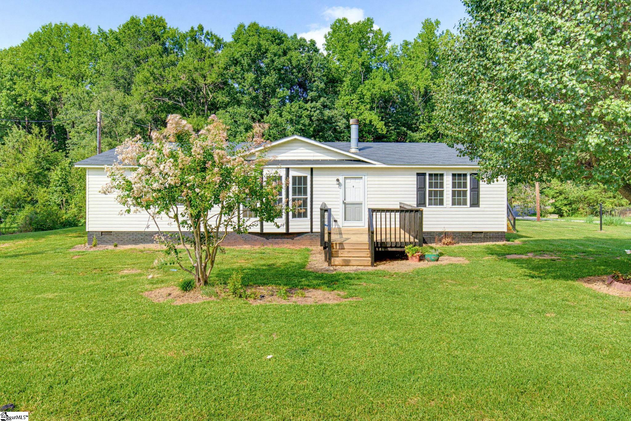 Photo 1 of Manufactured home for sale at 95 S Manley Dr, Taylors, SC 29687 | MLS# 1601704 | Listing updated on 2026-09-17