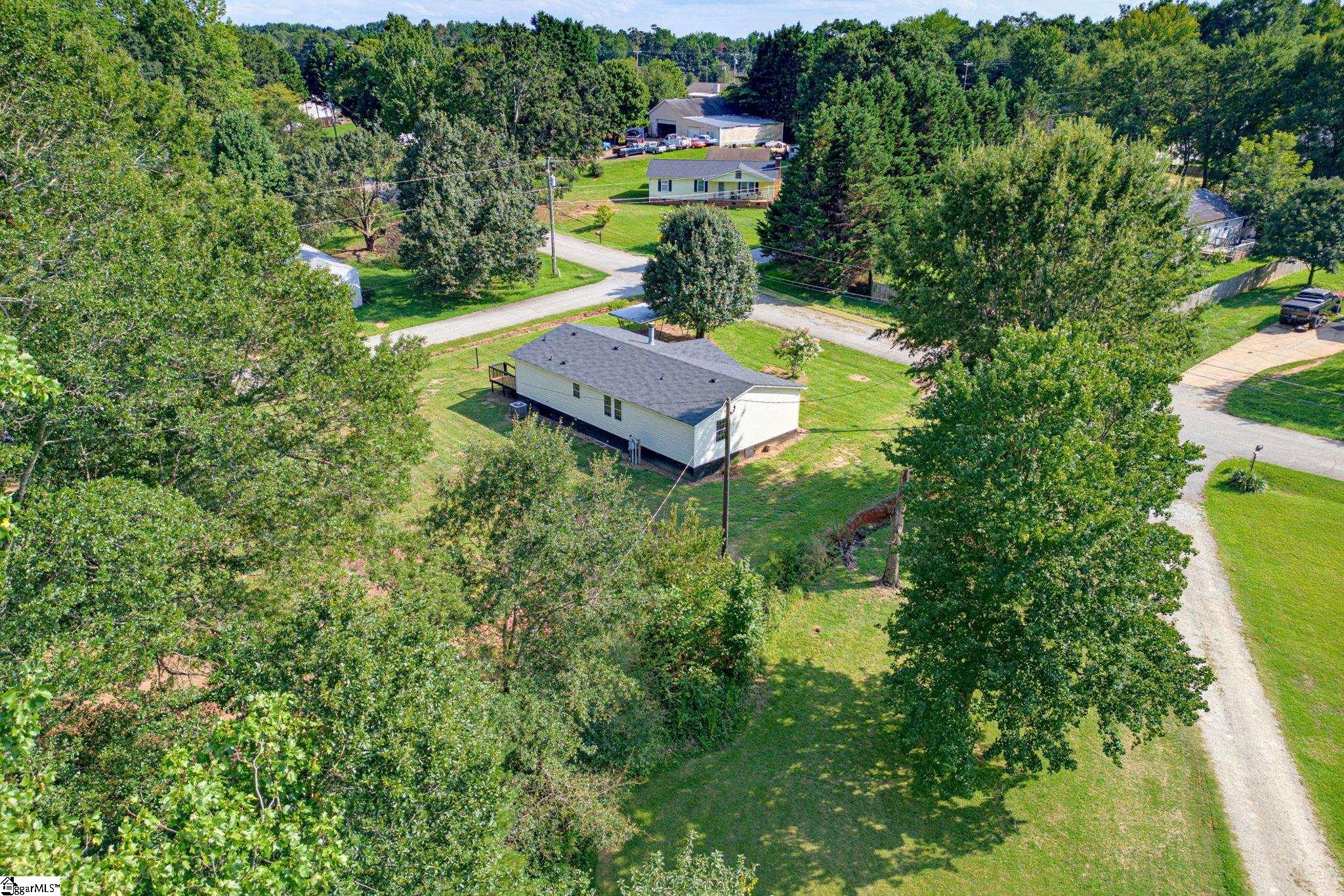 Photo 2 of Manufactured home for sale at 95 S Manley Dr, Taylors, SC 29687 | MLS# 1601704 | Listing updated on 2026-09-17