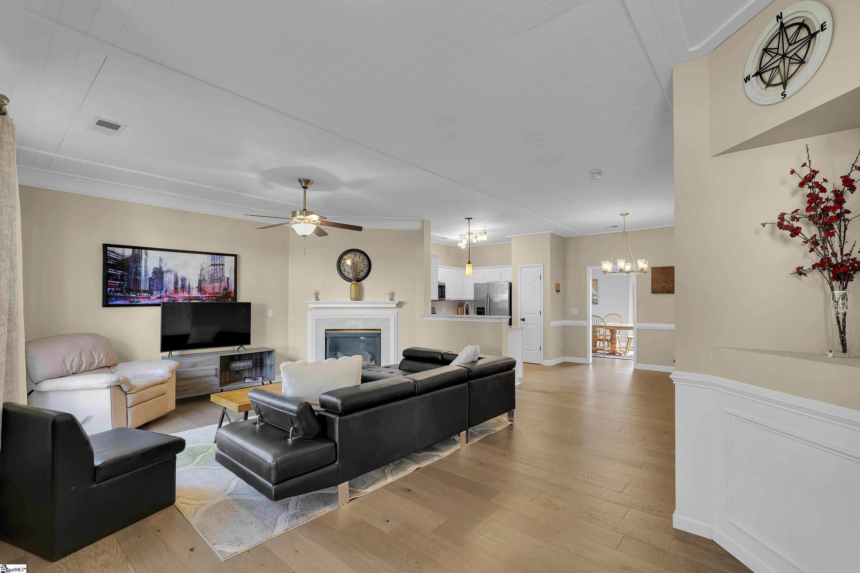 Photo 2 of Single family home for sale at 30 Joggins Dr, Simpsonville, SC 29681 | MLS# 1601975 | Listing updated on 2026-09-16