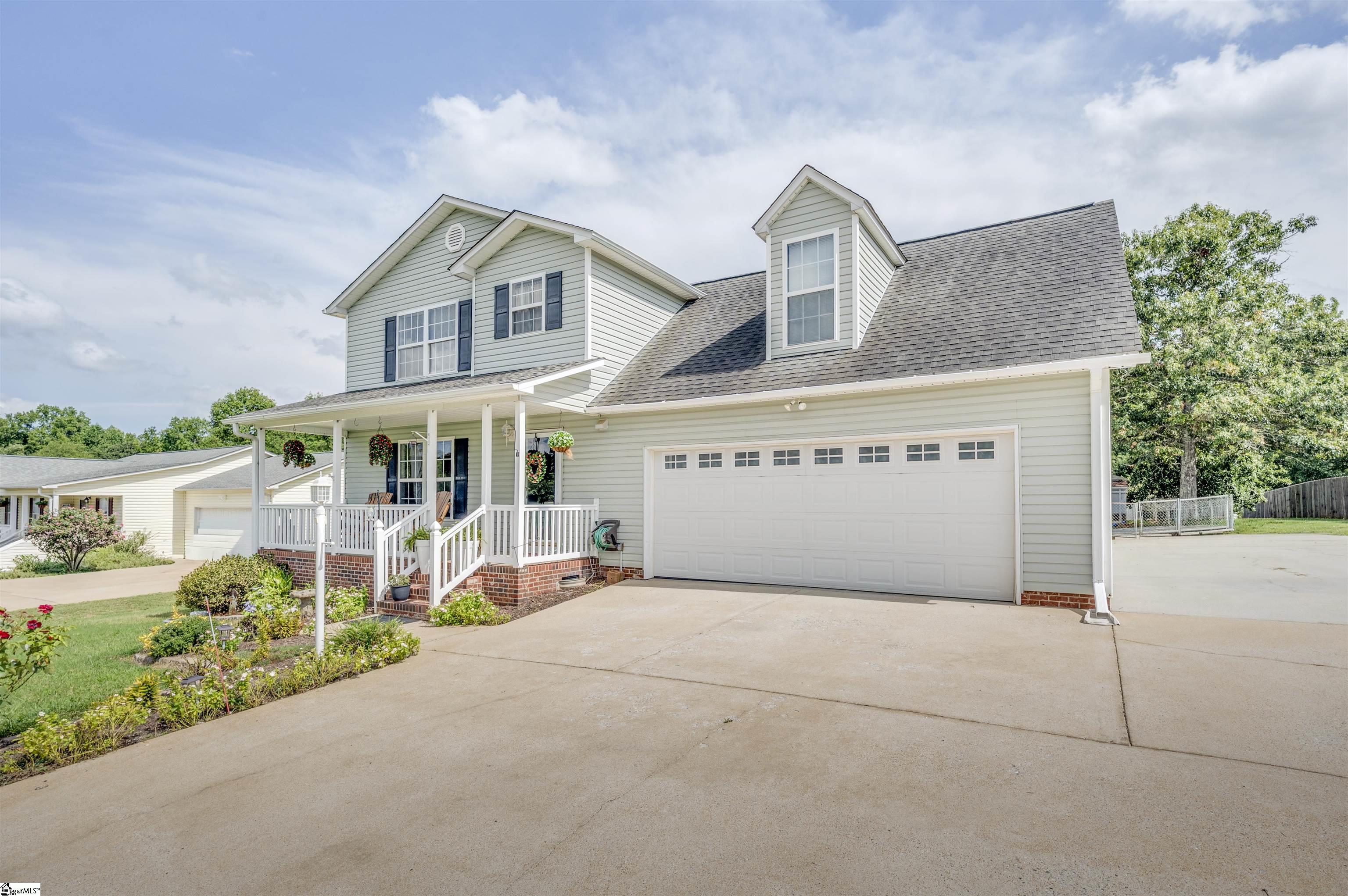 Photo 1 of Single family home for sale at 202 Shady Pines Wy, Fountain Inn, SC 29644 | MLS# 1601992 | Listing updated on 2026-09-16