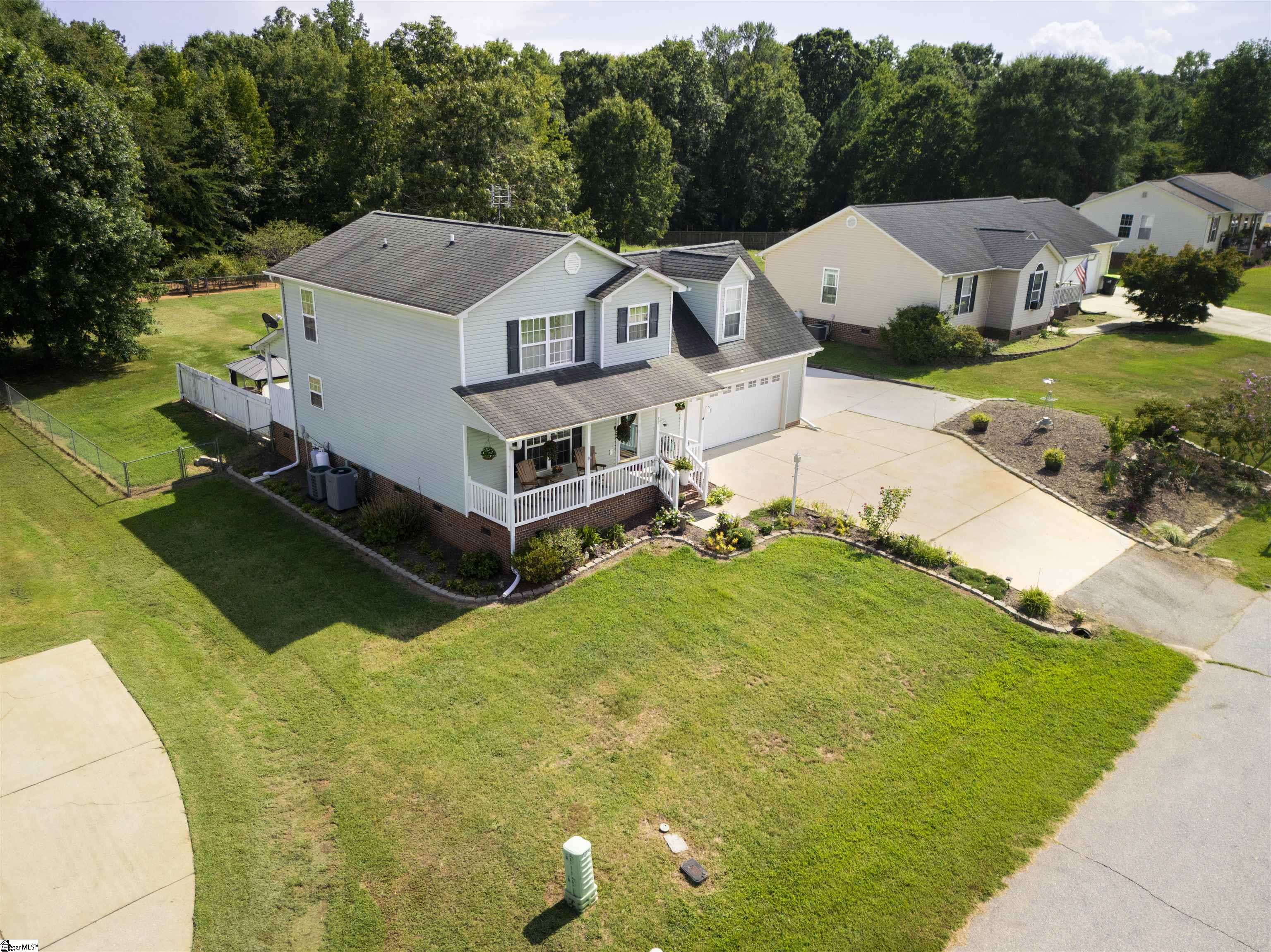 Photo 2 of Single family home for sale at 202 Shady Pines Wy, Fountain Inn, SC 29644 | MLS# 1601992 | Listing updated on 2026-09-16