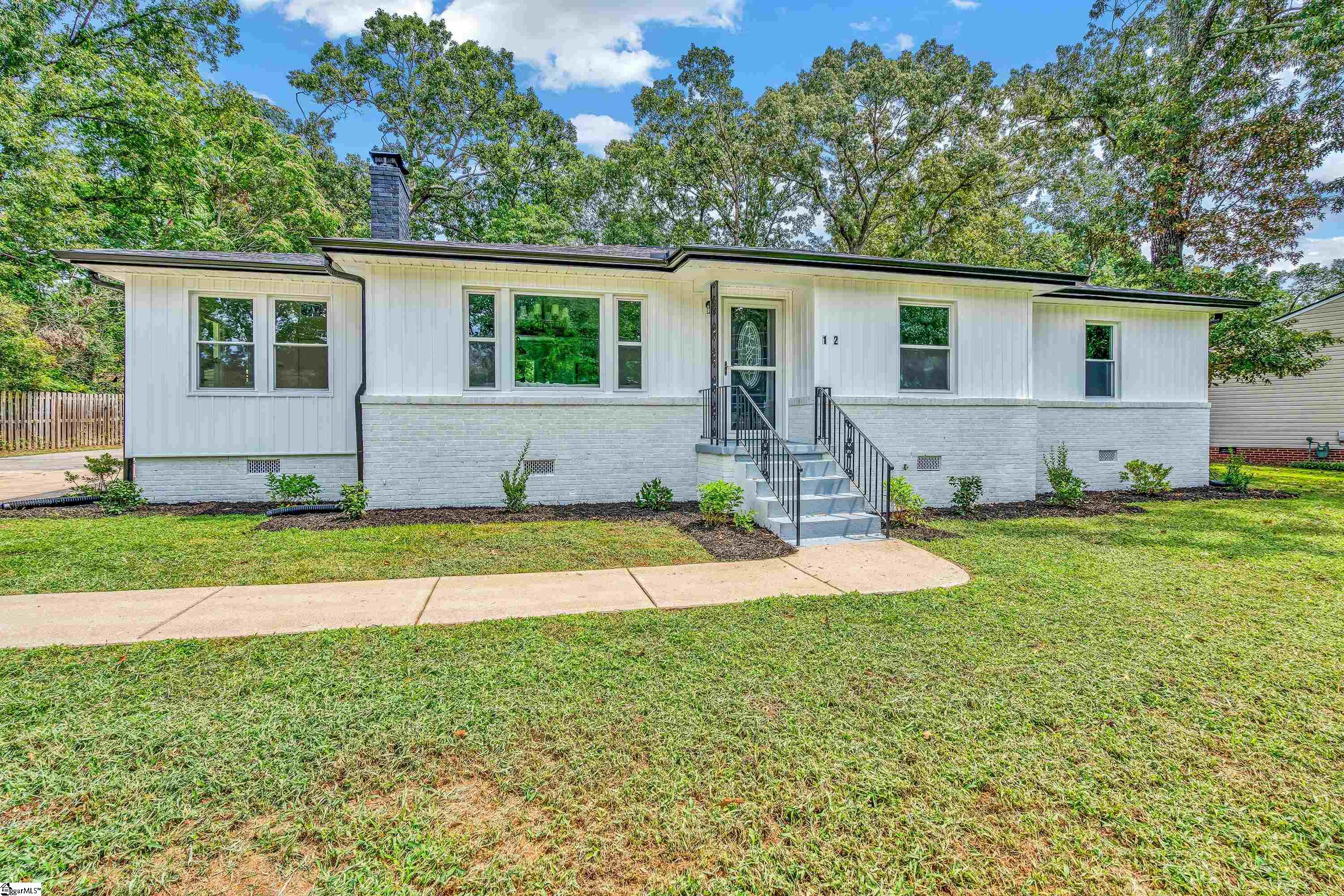 12 Brewster Drive, Taylors SC 29687