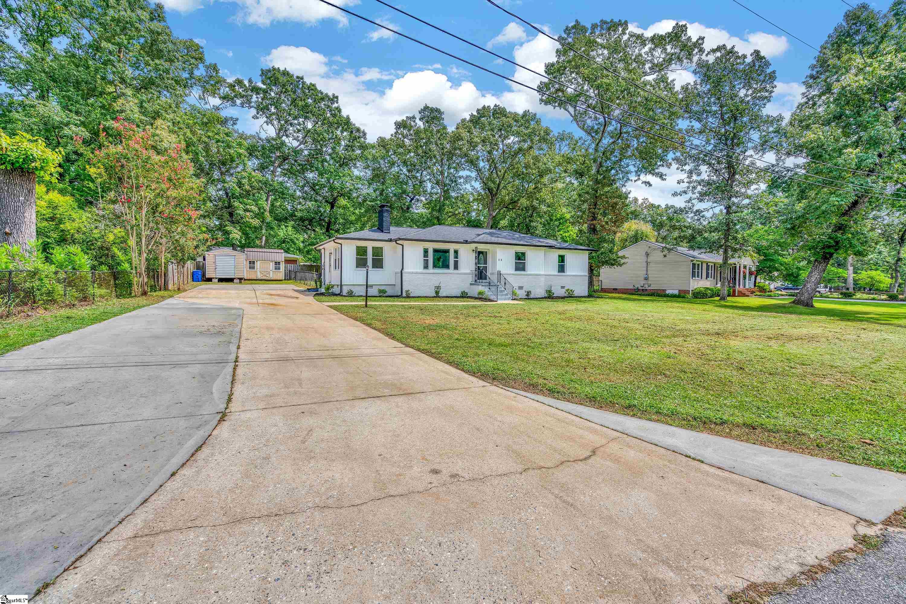 12 Brewster Drive, Taylors SC 29687