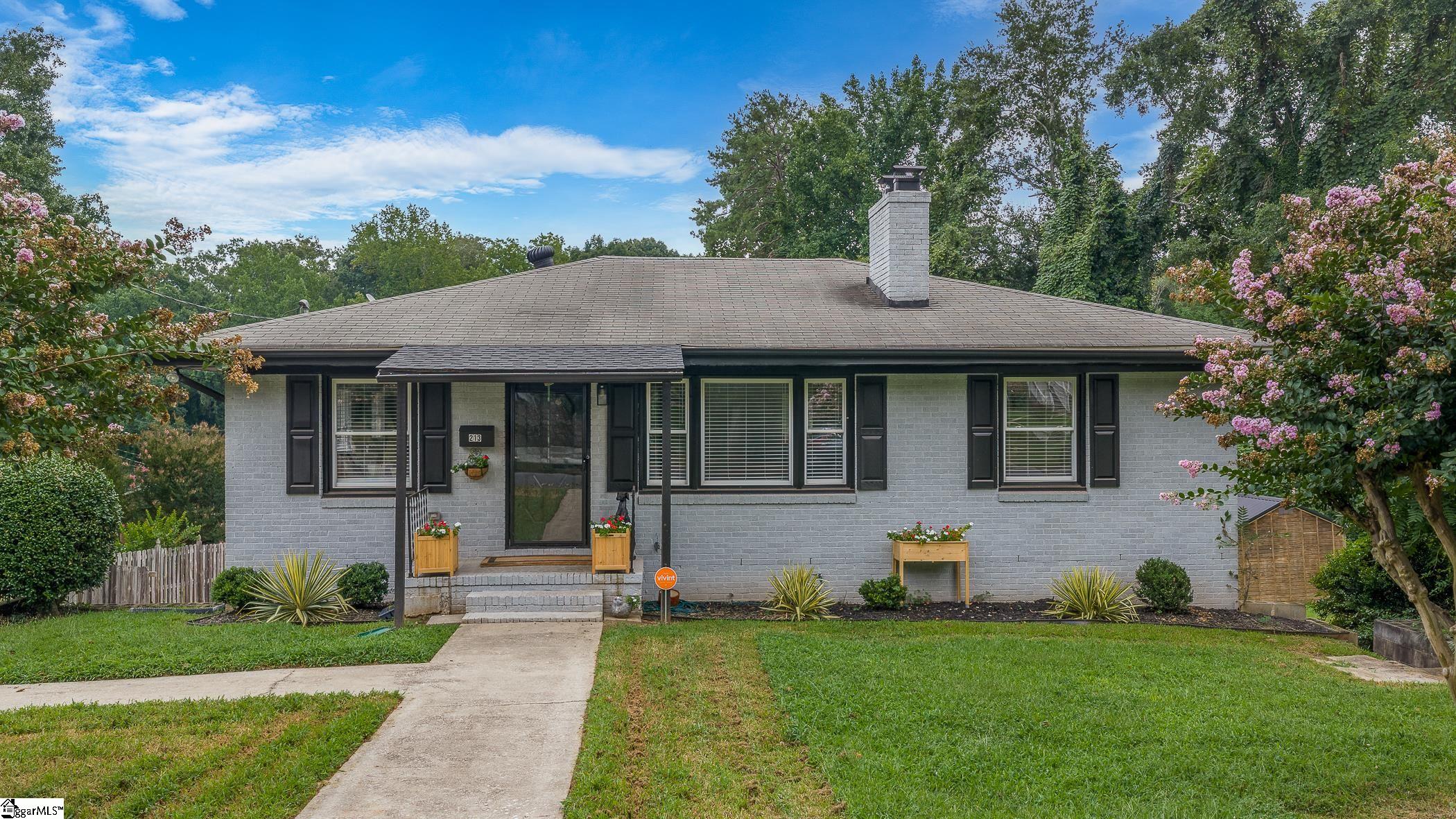 213 Woodview Avenue