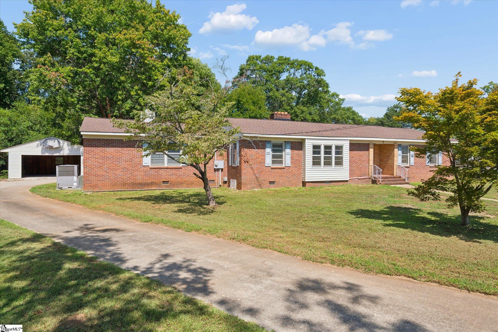 7 Acorn Court