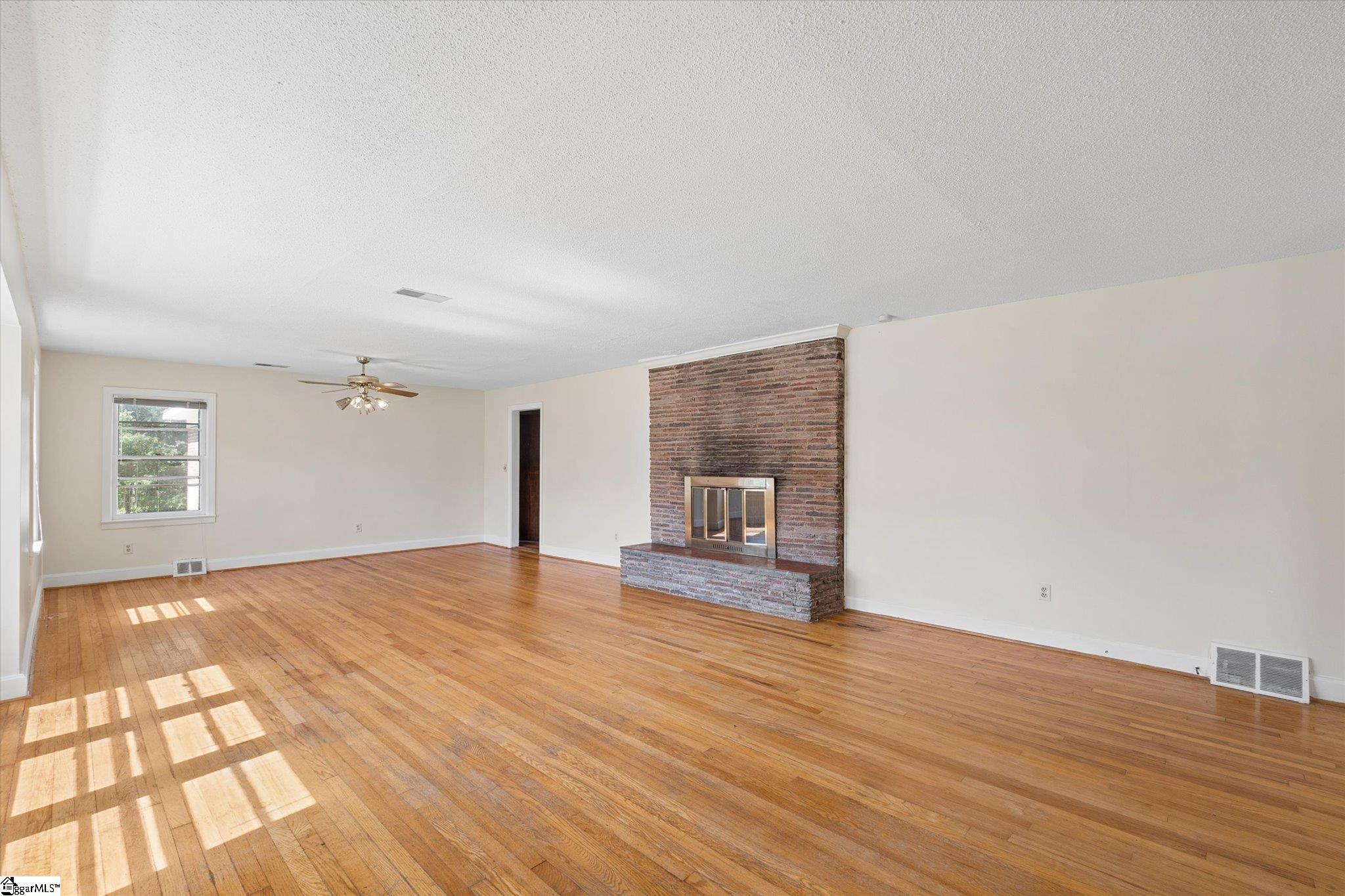 7 Acorn Court