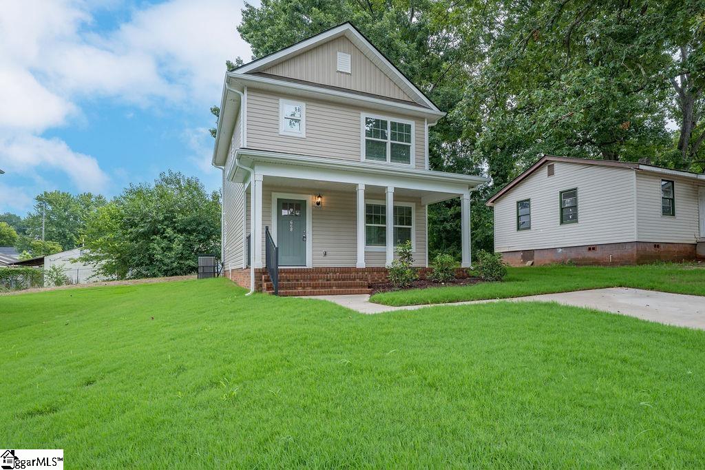 668 Saxon Avenue
