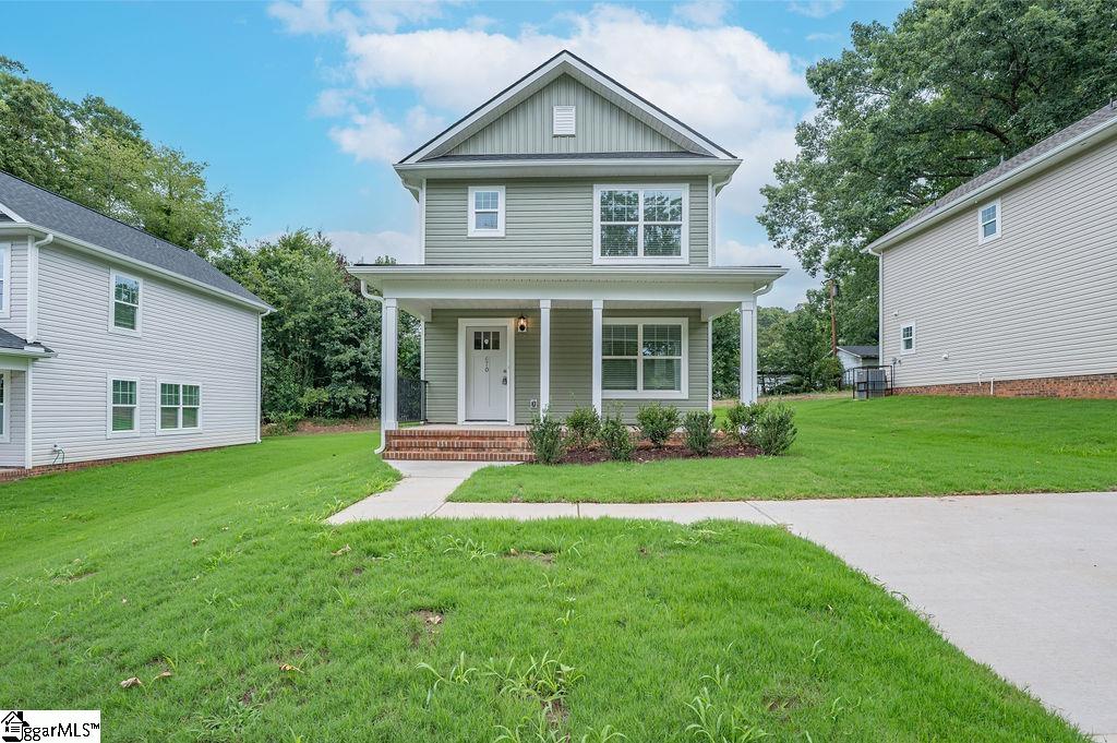 670 Saxon Avenue