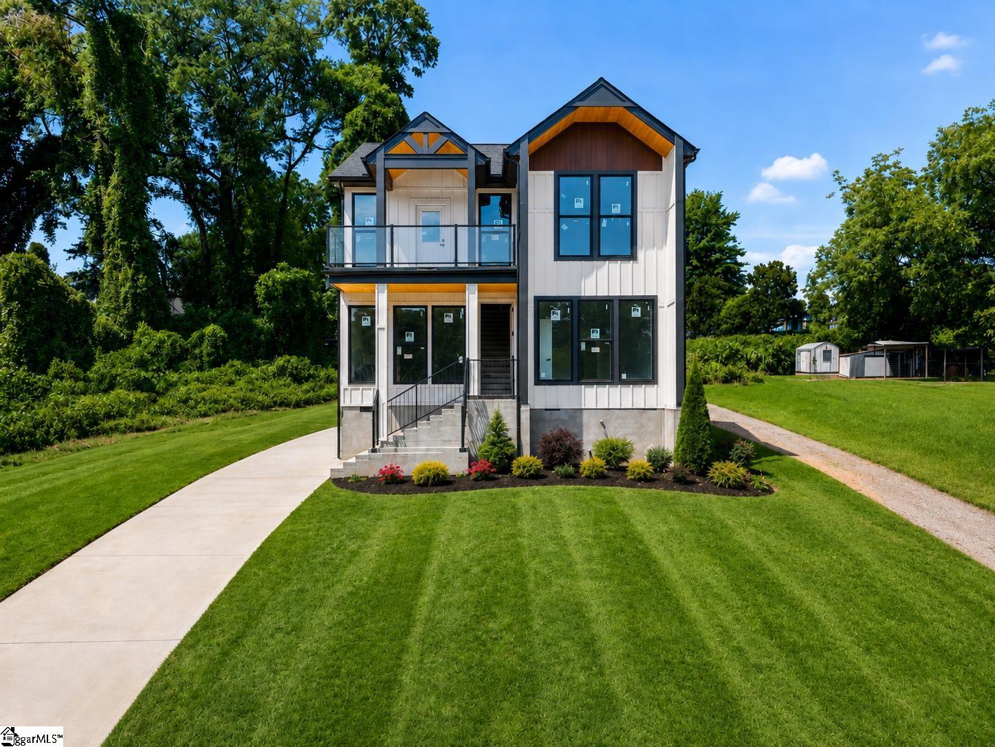 33 Happy Avenue