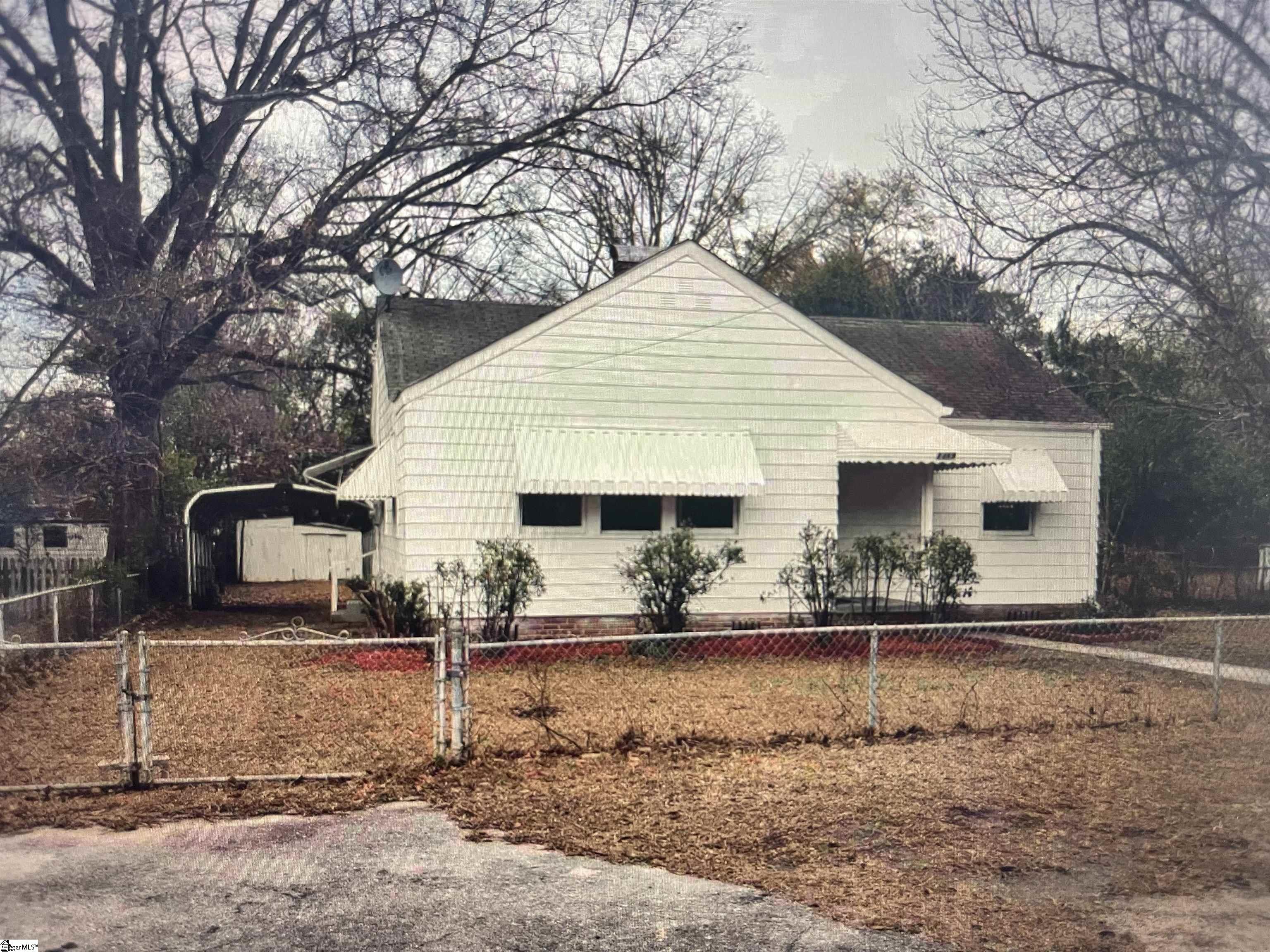 Photo 1 of Single family home for sale at 2319 Westview Dr, Cayce, SC 29033 | MLS# 1602652 | Listing updated on 2026-09-01