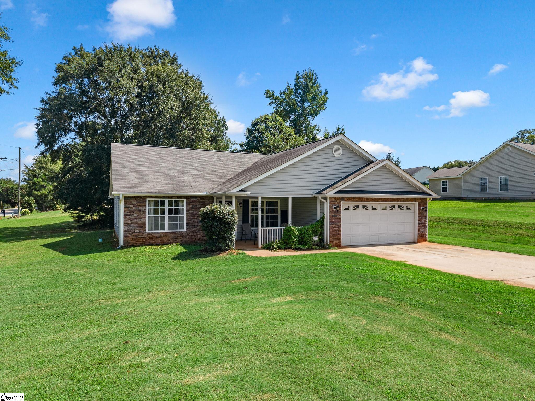 207 Gibbs Road, Wellford SC 29385