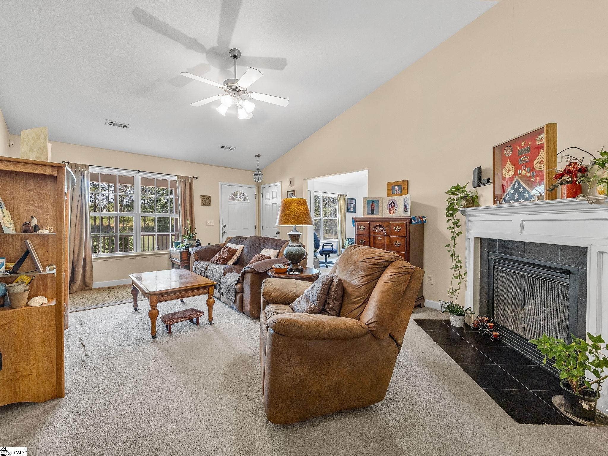 207 Gibbs Road, Wellford SC 29385