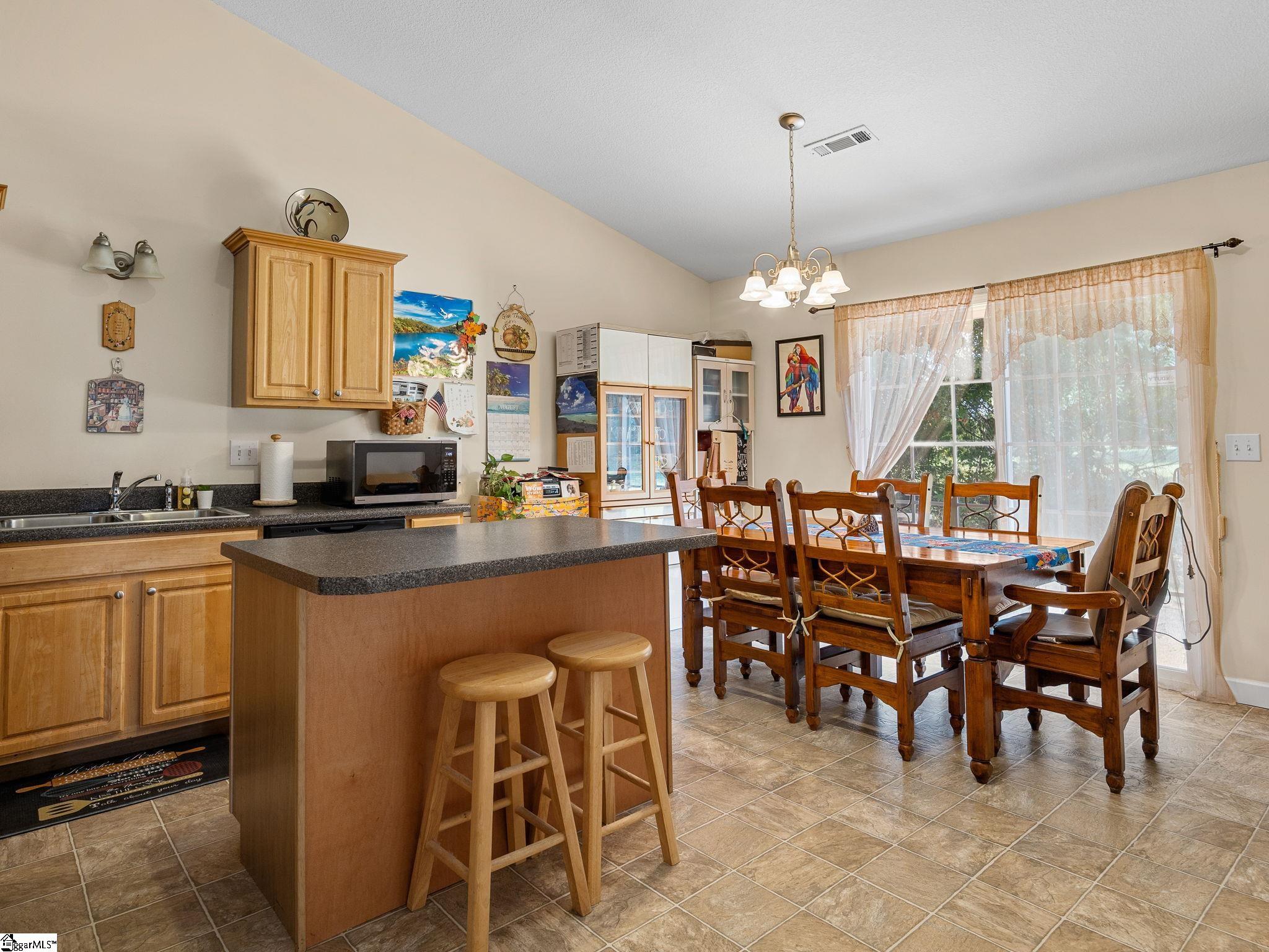 207 Gibbs Road, Wellford SC 29385