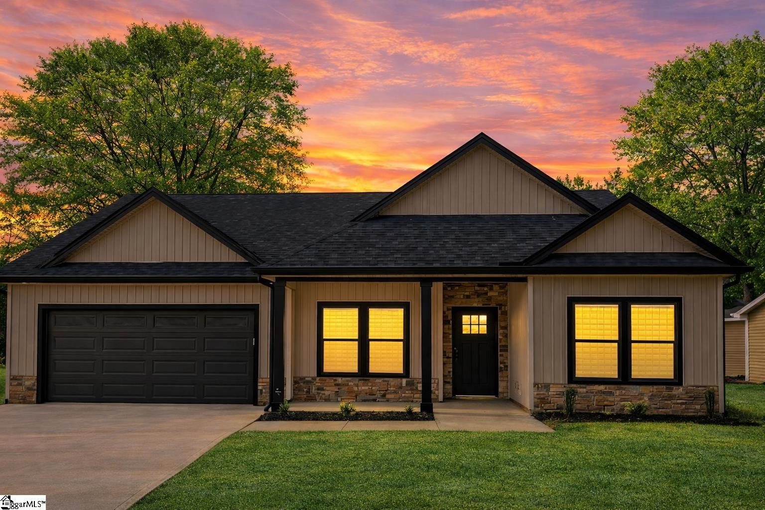 Photo 2 of Single family home for sale at 179 Cedar Ave, Wellford, SC 29385 | MLS# 1602896 | Listing updated on 2026-09-03