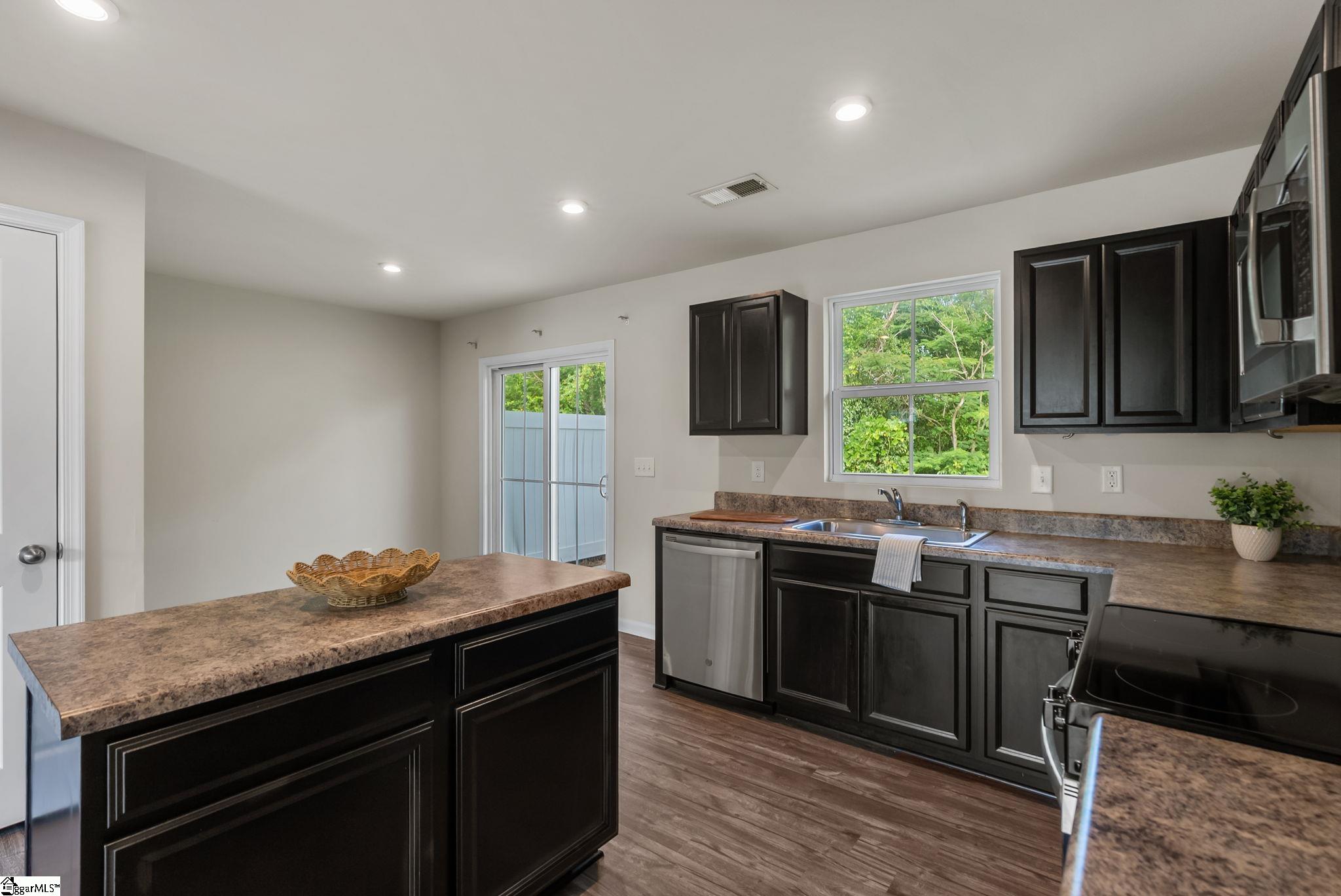 545 Hampton Townes Drive, Greenville SC 29617