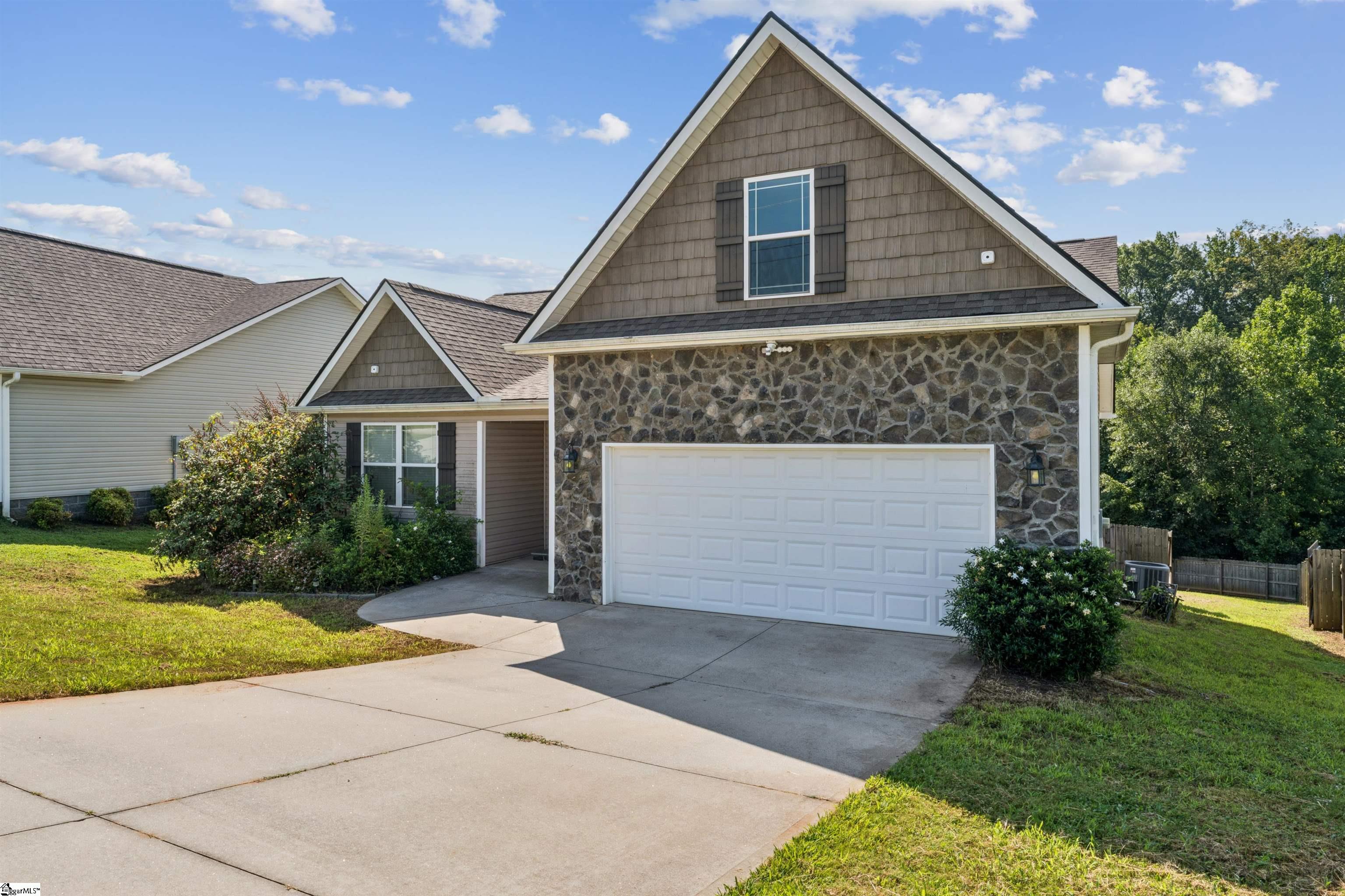 Photo 4 of Single family home for sale at 129 Lyman Lake Rd, Lyman, SC 29365 | MLS# 1602947 | Listing updated on 2026-09-04