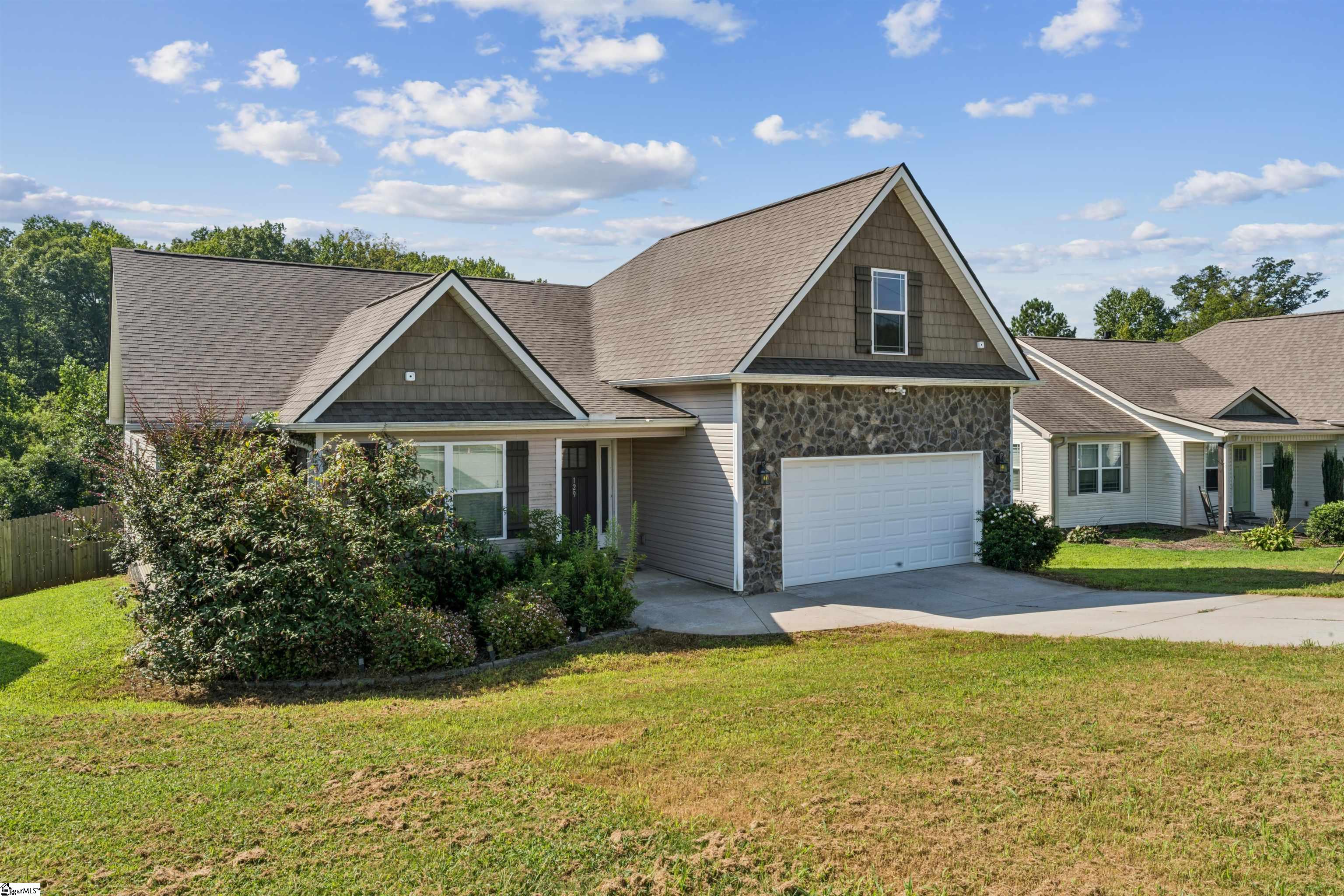Photo 5 of Single family home for sale at 129 Lyman Lake Rd, Lyman, SC 29365 | MLS# 1602947 | Listing updated on 2026-09-04
