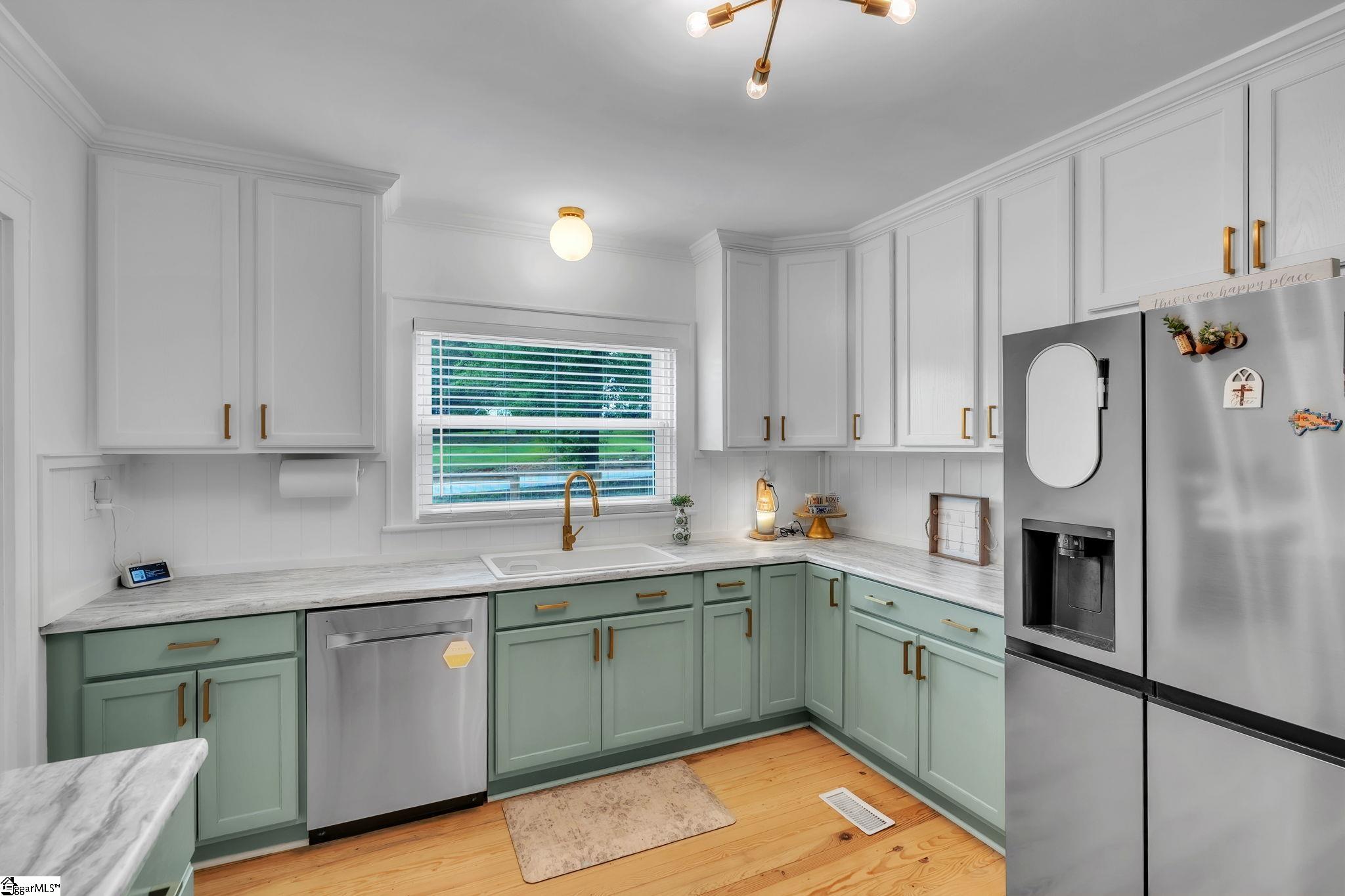 Photo 2 of Single family home for sale at 904 Highway 357, Greer, SC 29651 | MLS# 1602952 | Listing updated on 2026-10-06