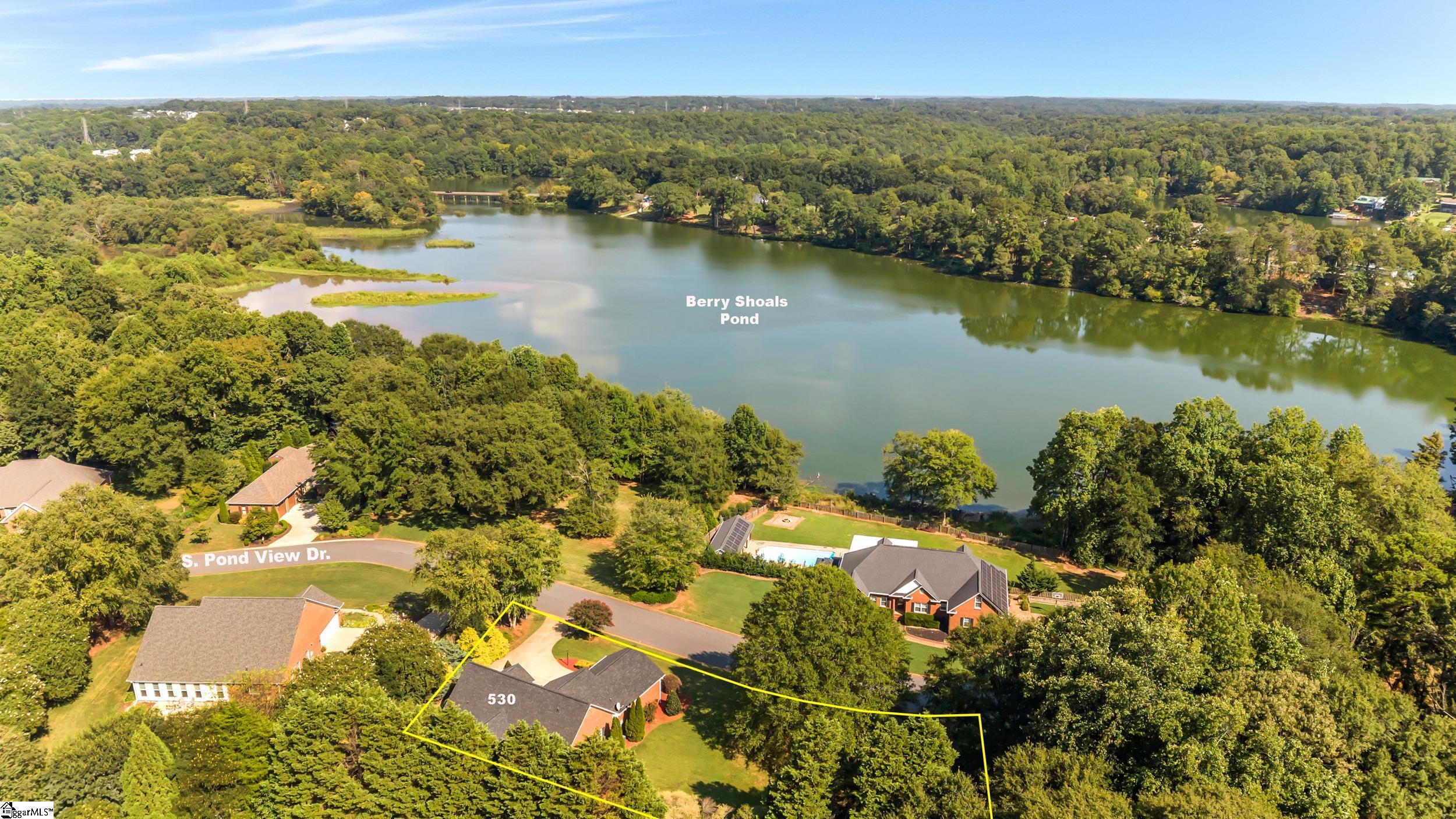 Photo 2 of Single family home for sale at 530 S Pond View Dr, Duncan, SC 29334 | MLS# 1602964 | Listing updated on 2026-09-04